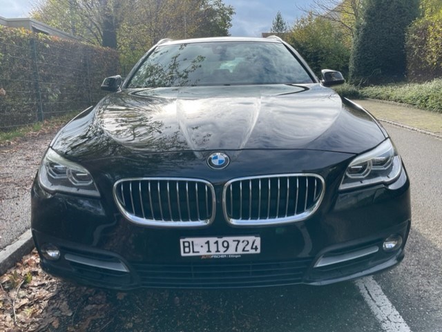 BMW 528i Touring xDrive Steptronic-image-2