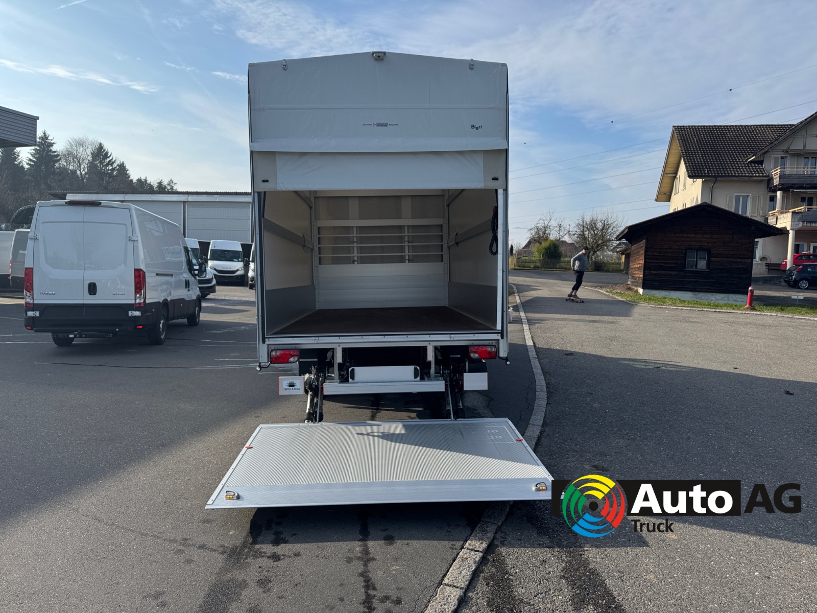 IVECO Daily Brücke m.Verdeck+Hebebühne-image-4
