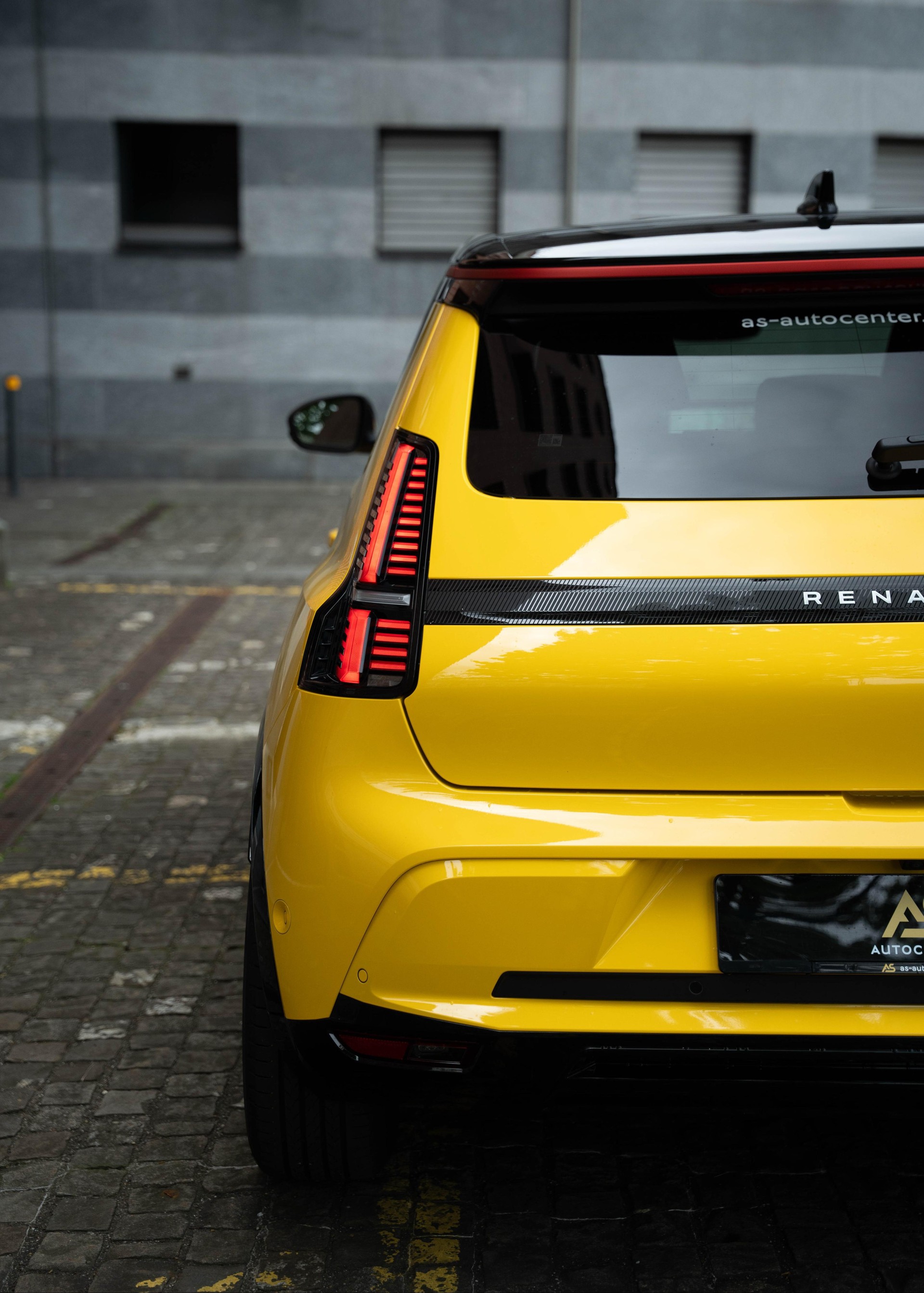 RENAULT R5 E-Tech Comfort Range 52 kWh Iconic Five | KW Tieferlegung-image-4
