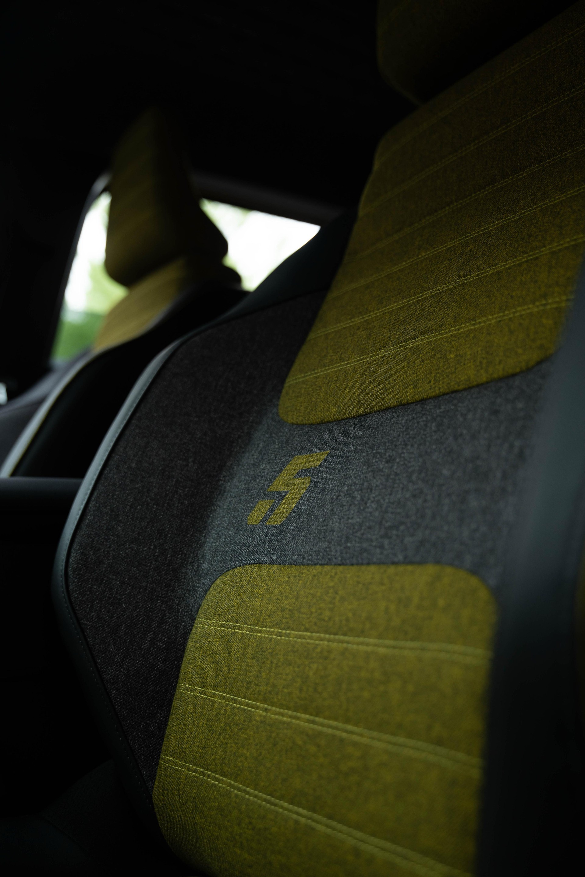RENAULT R5 E-Tech Comfort Range 52 kWh Iconic Five | KW Tieferlegung-image-12