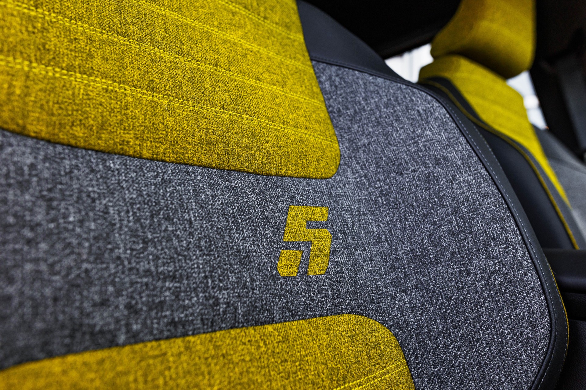RENAULT R5 E-Tech Comfort Range 52 kWh Iconic Five | KW Tieferlegung-image-9