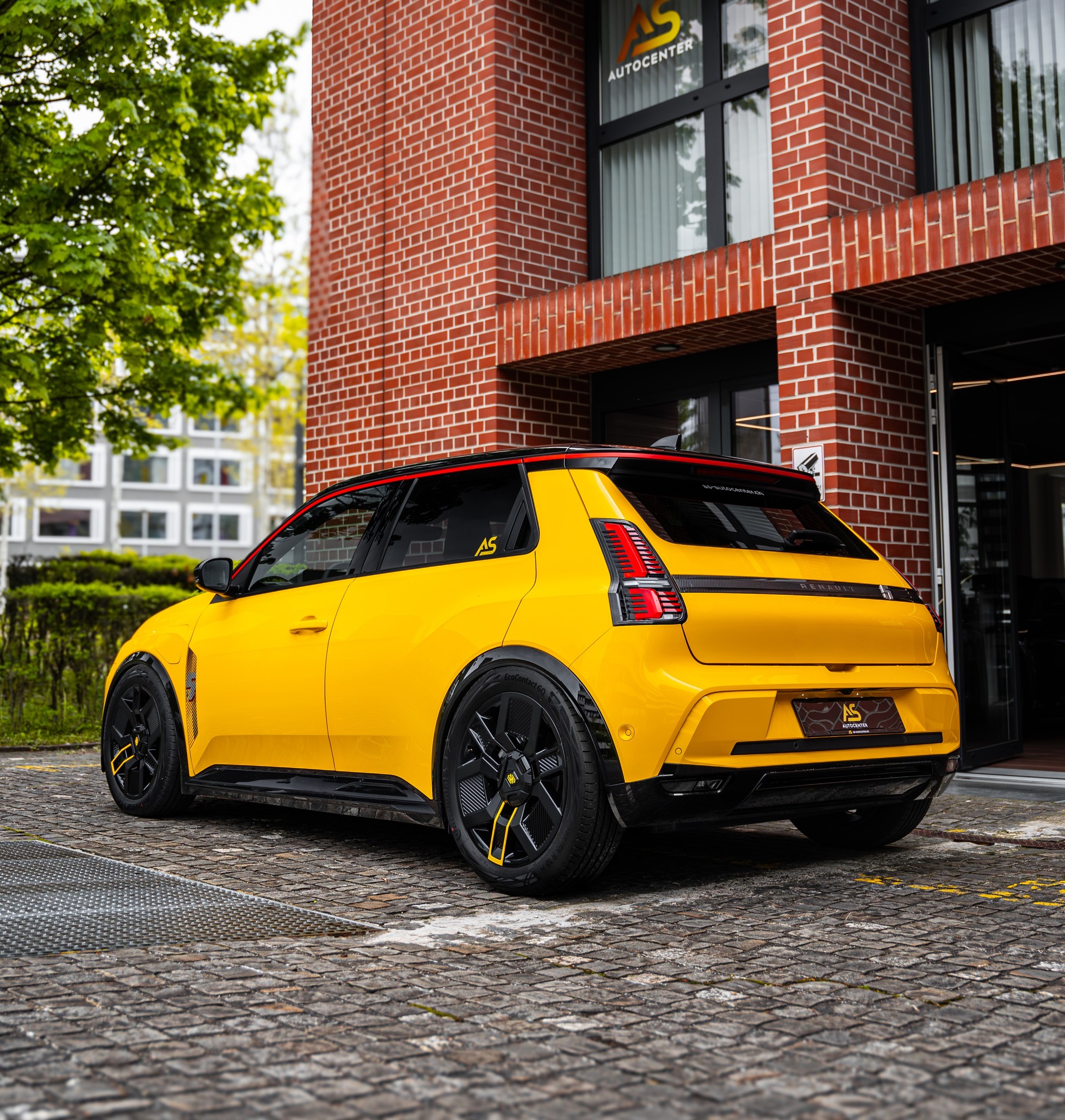RENAULT R5 E-Tech Comfort Range 52 kWh Iconic Five | KW Tieferlegung-showroom-element-2