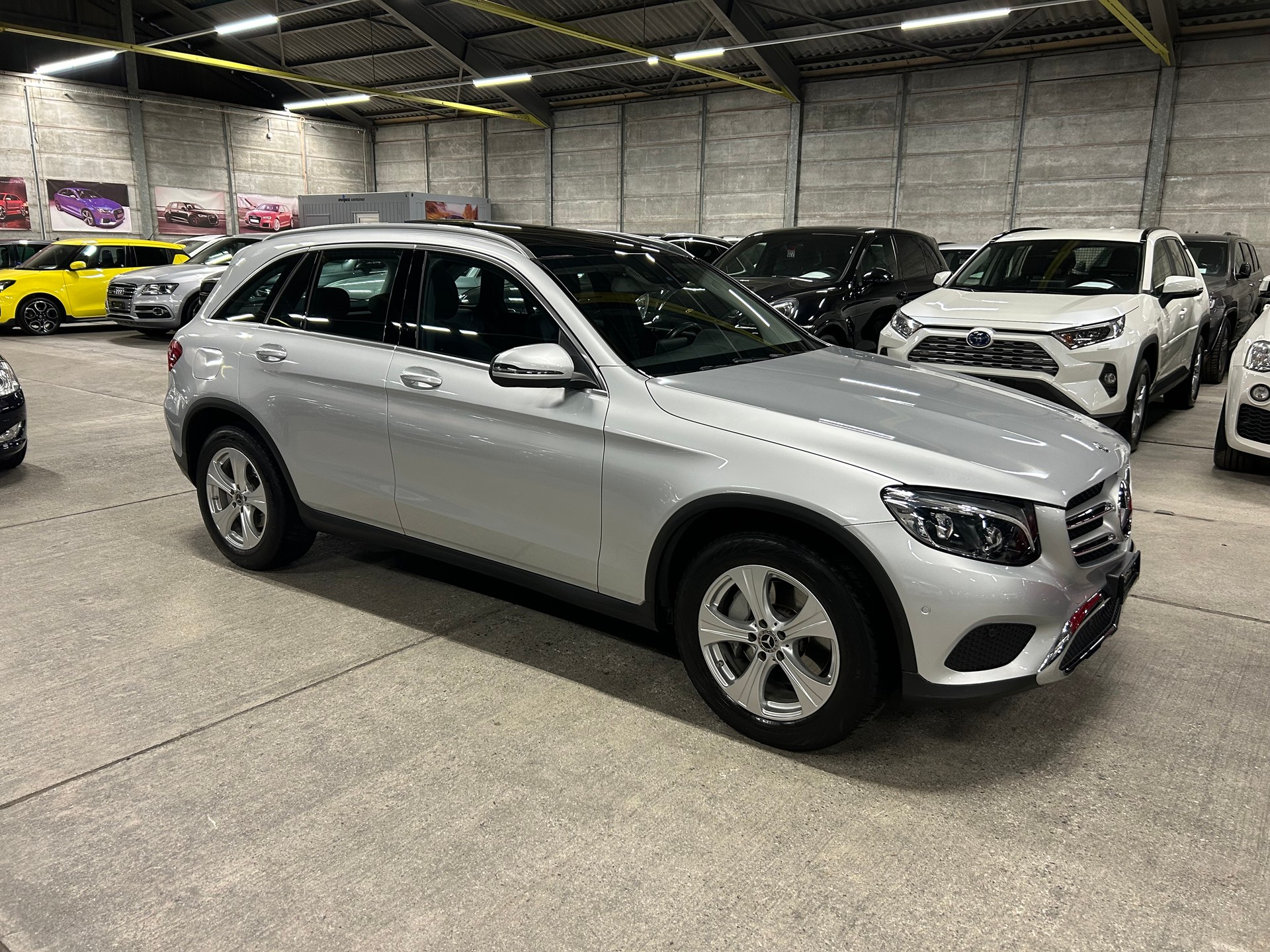 MERCEDES-BENZ GLC 250 Exclusive 4Matic 9G-Tronic-showroom-element-1