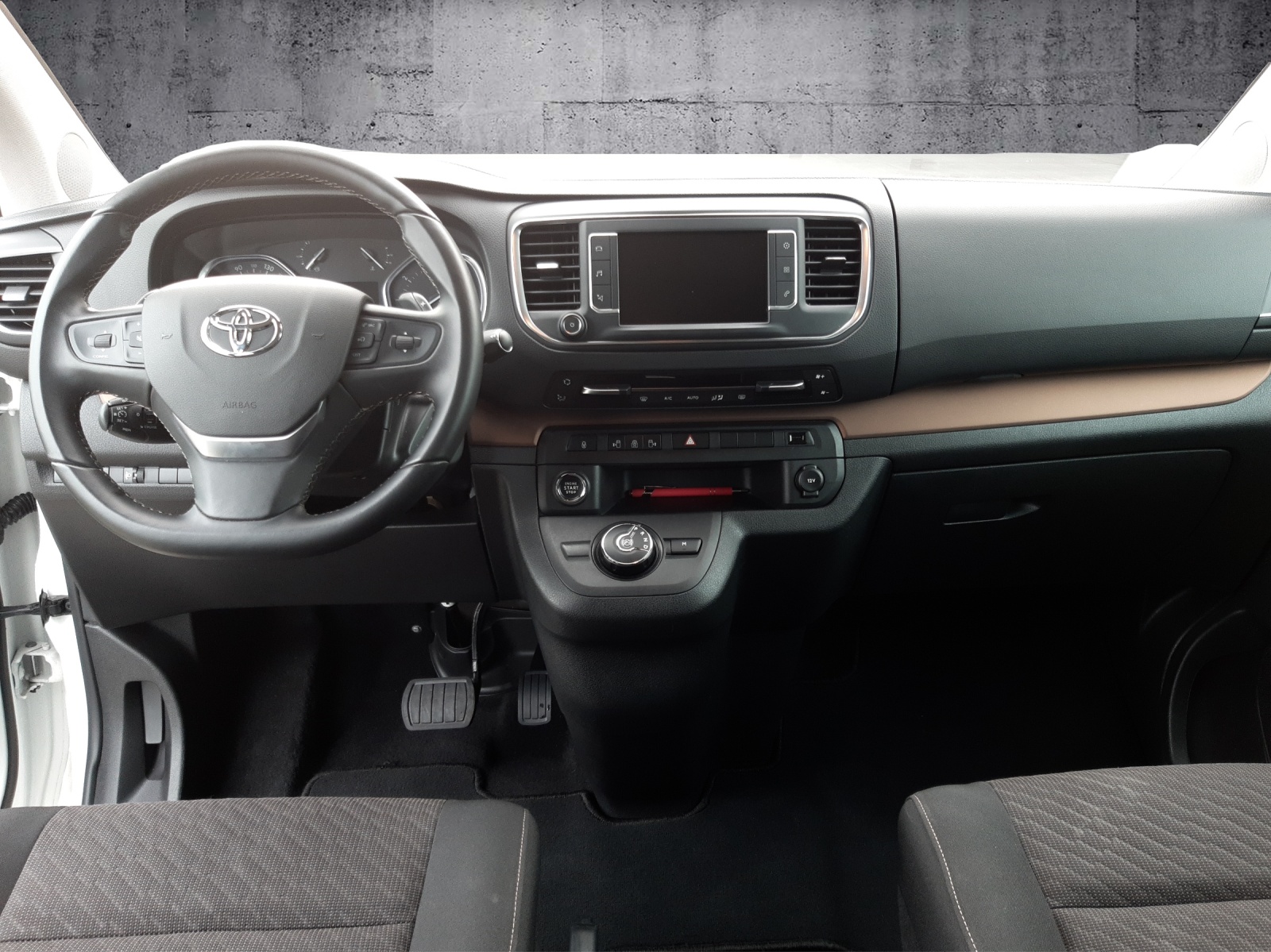 TOYOTA Proace Verso 2.0 D-4D Trend Long Automatic-image-4