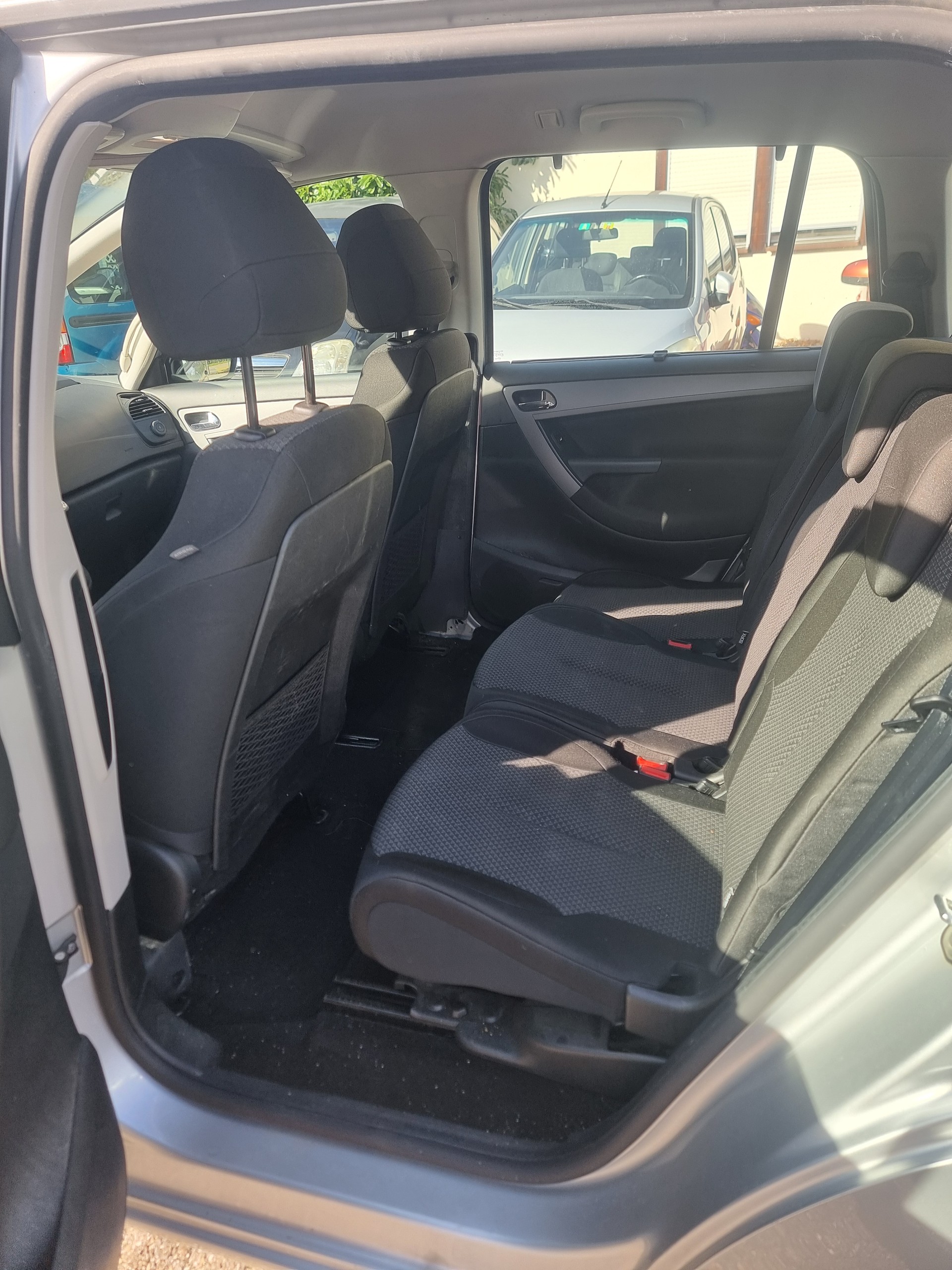 CITROEN Grand C4 Picasso 1.6i 16V Attraction-image-10