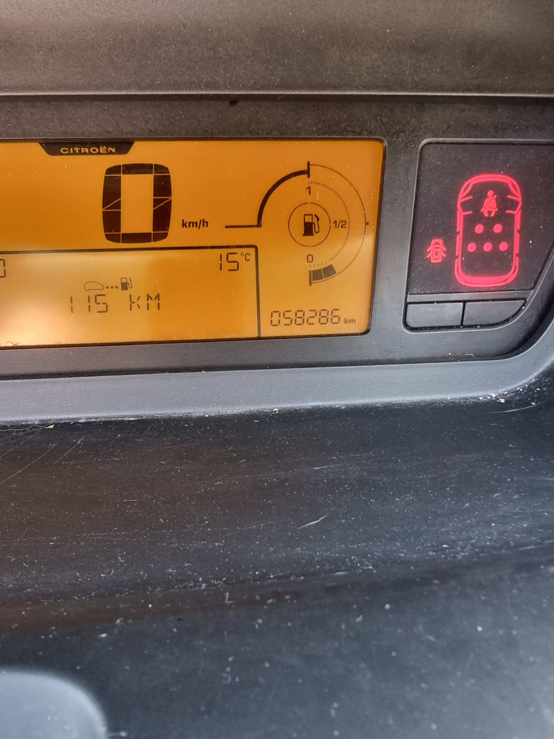 CITROEN Grand C4 Picasso 1.6i 16V Attraction-image-13