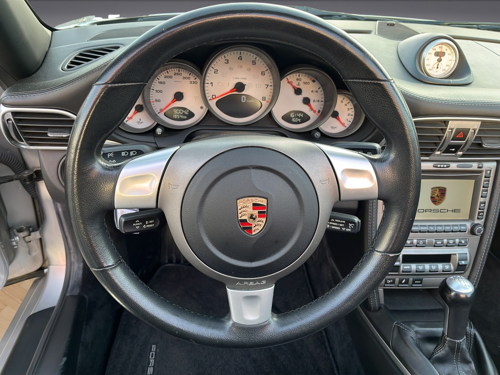 PORSCHE 911 (997) Cabriolet 3.8 Carrera S-image-12