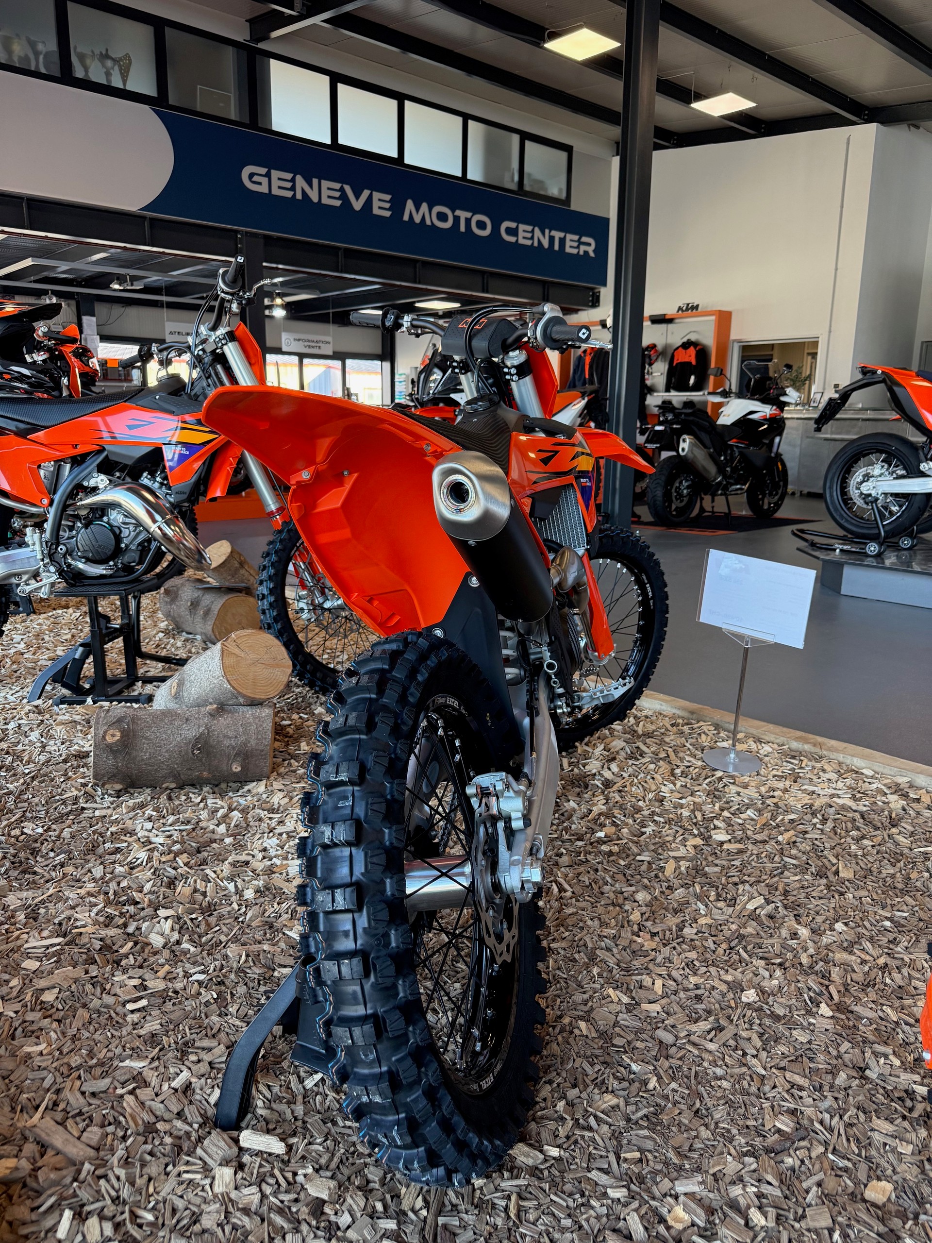 KTM 250 SX-F 2026-image-3