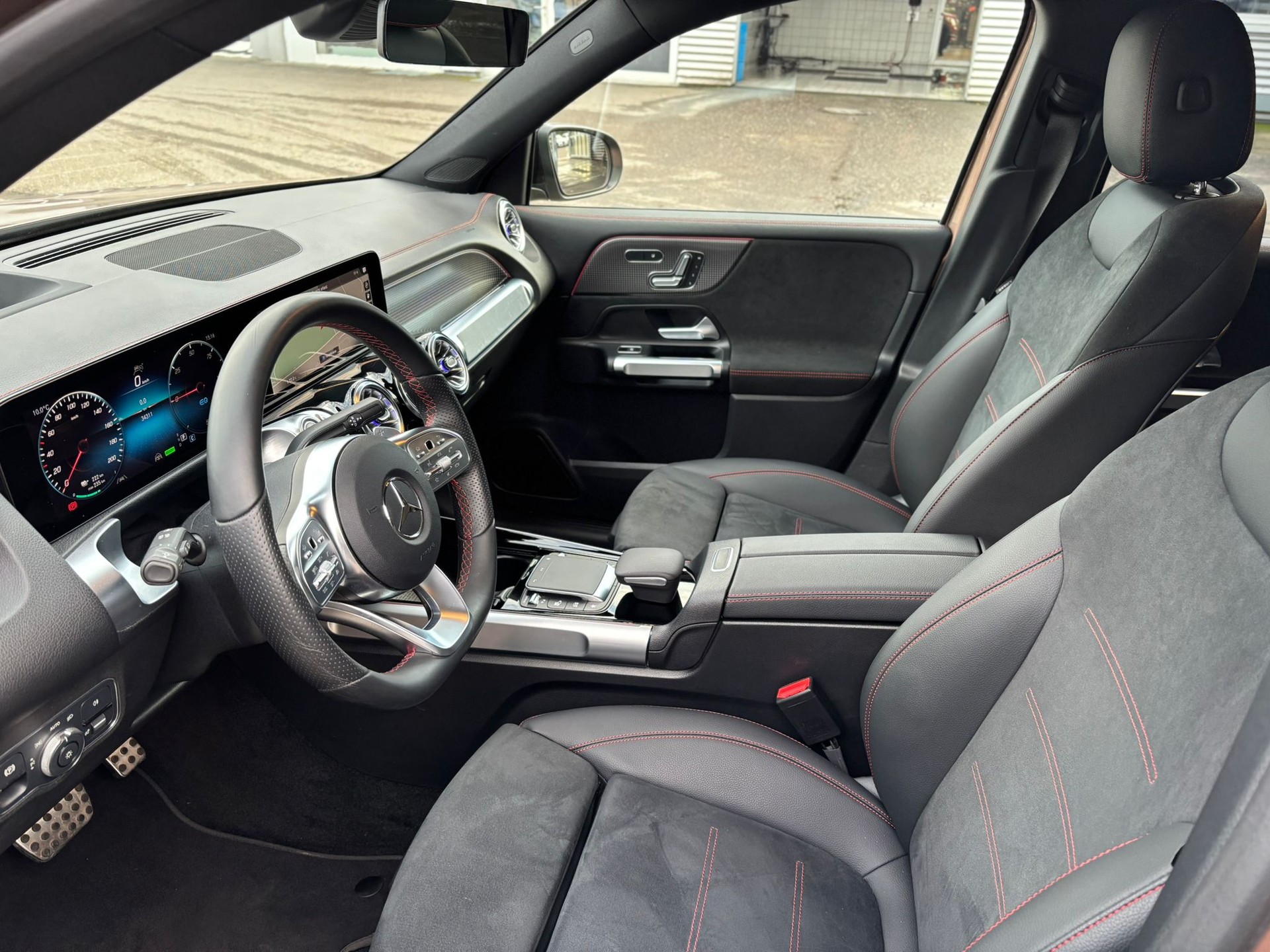 MERCEDES-BENZ EQB 350 AMG-Line 4Matic-image-6
