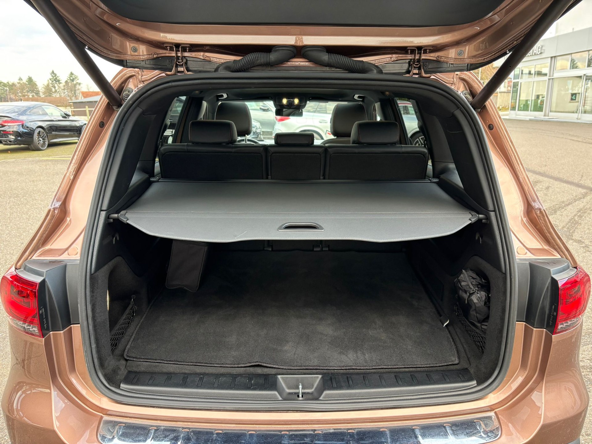 MERCEDES-BENZ EQB 350 AMG-Line 4Matic-image-14