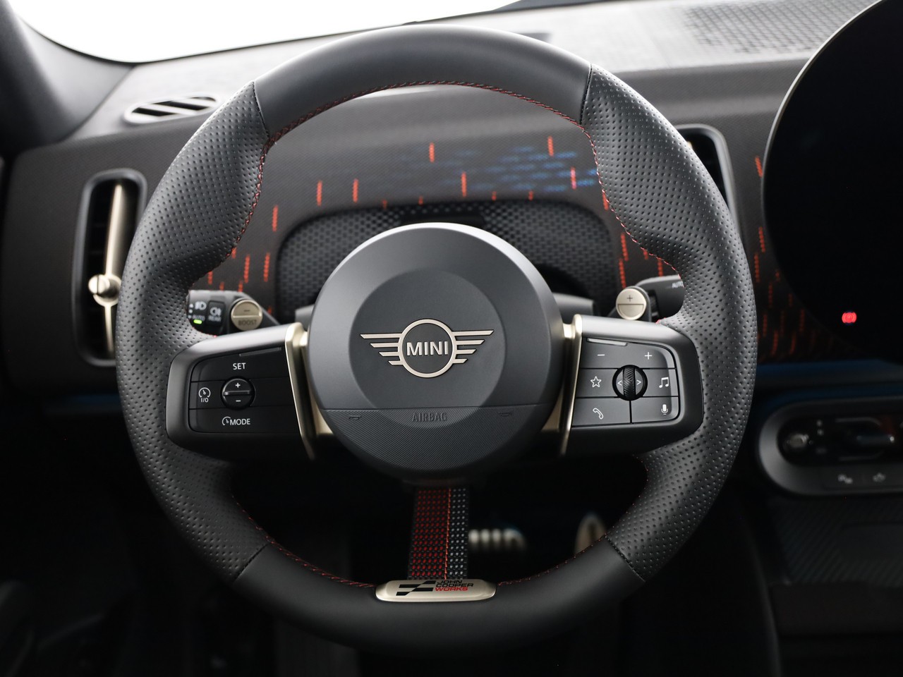 MINI John Cooper Works Countryman ALL4-image-18