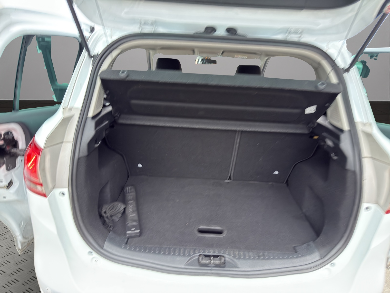 FORD B-Max 1.6 Ti-VCT Trend PowerShift-image-18