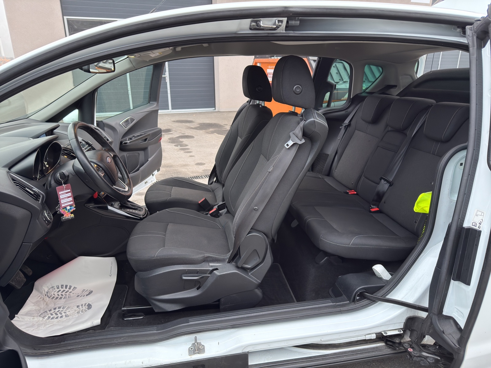 FORD B-Max 1.6 Ti-VCT Trend PowerShift-image-24