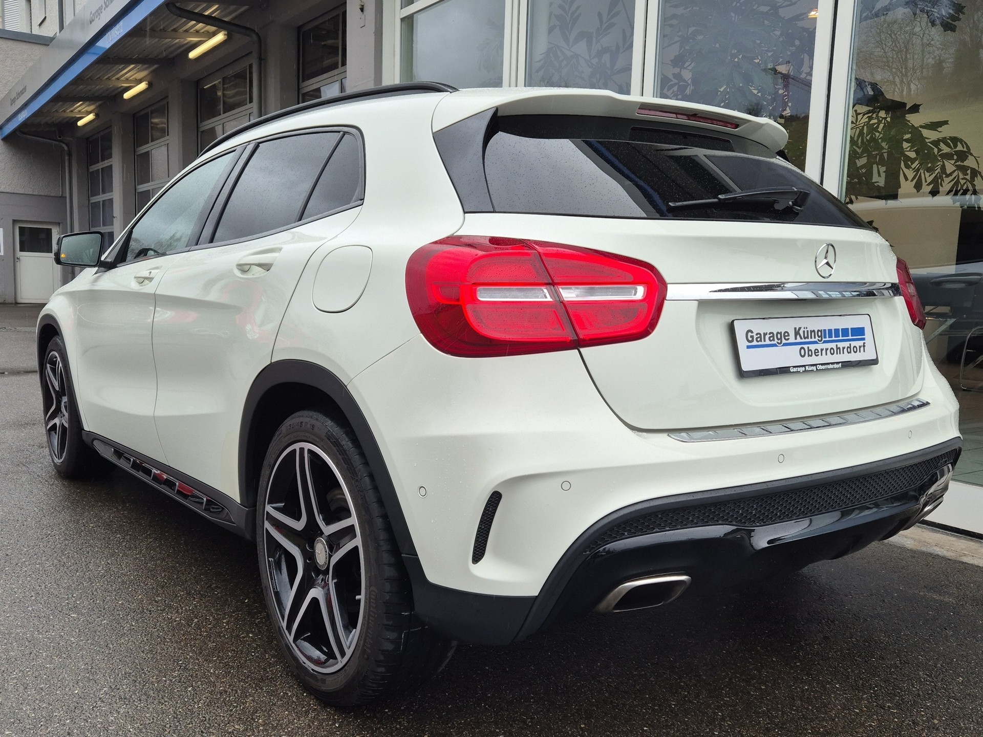 MERCEDES-BENZ GLA 250 AMG Line 4Matic 7G-DCT-image-6
