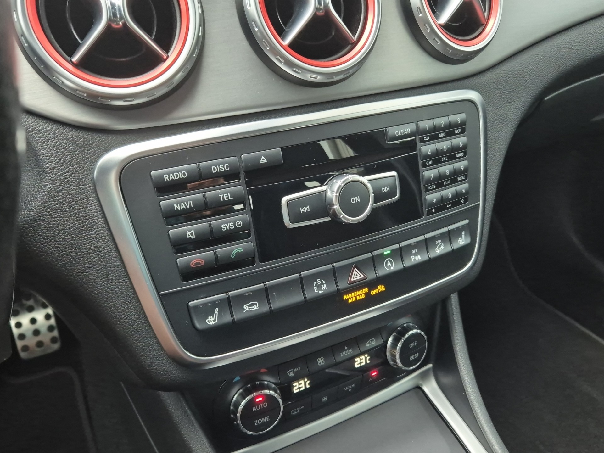 MERCEDES-BENZ GLA 250 AMG Line 4Matic 7G-DCT-image-19