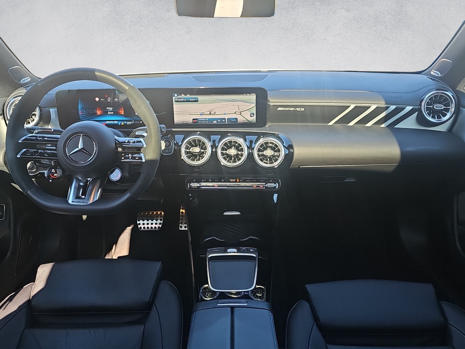MERCEDES-BENZ CLA Shooting Brake 45 S AMG 4Matic 8G-DCT-image-8
