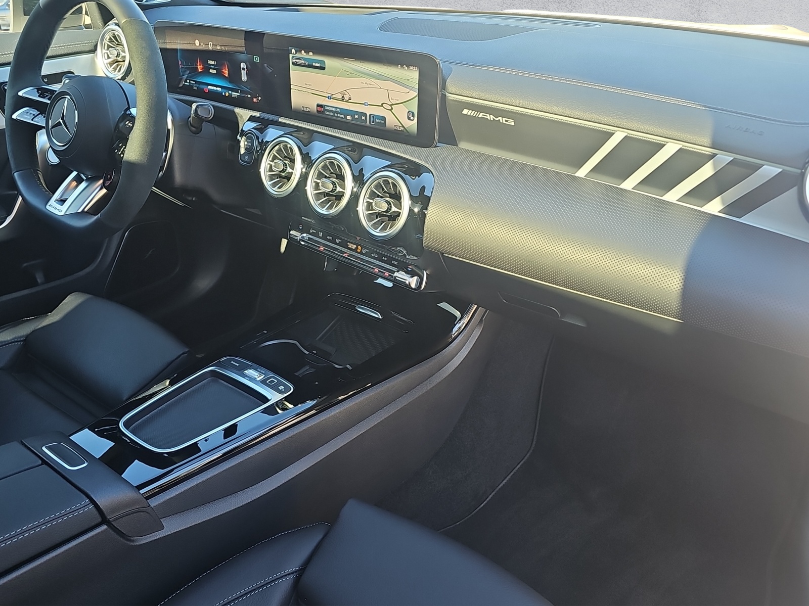 MERCEDES-BENZ CLA Shooting Brake 45 S AMG 4Matic 8G-DCT-image-9