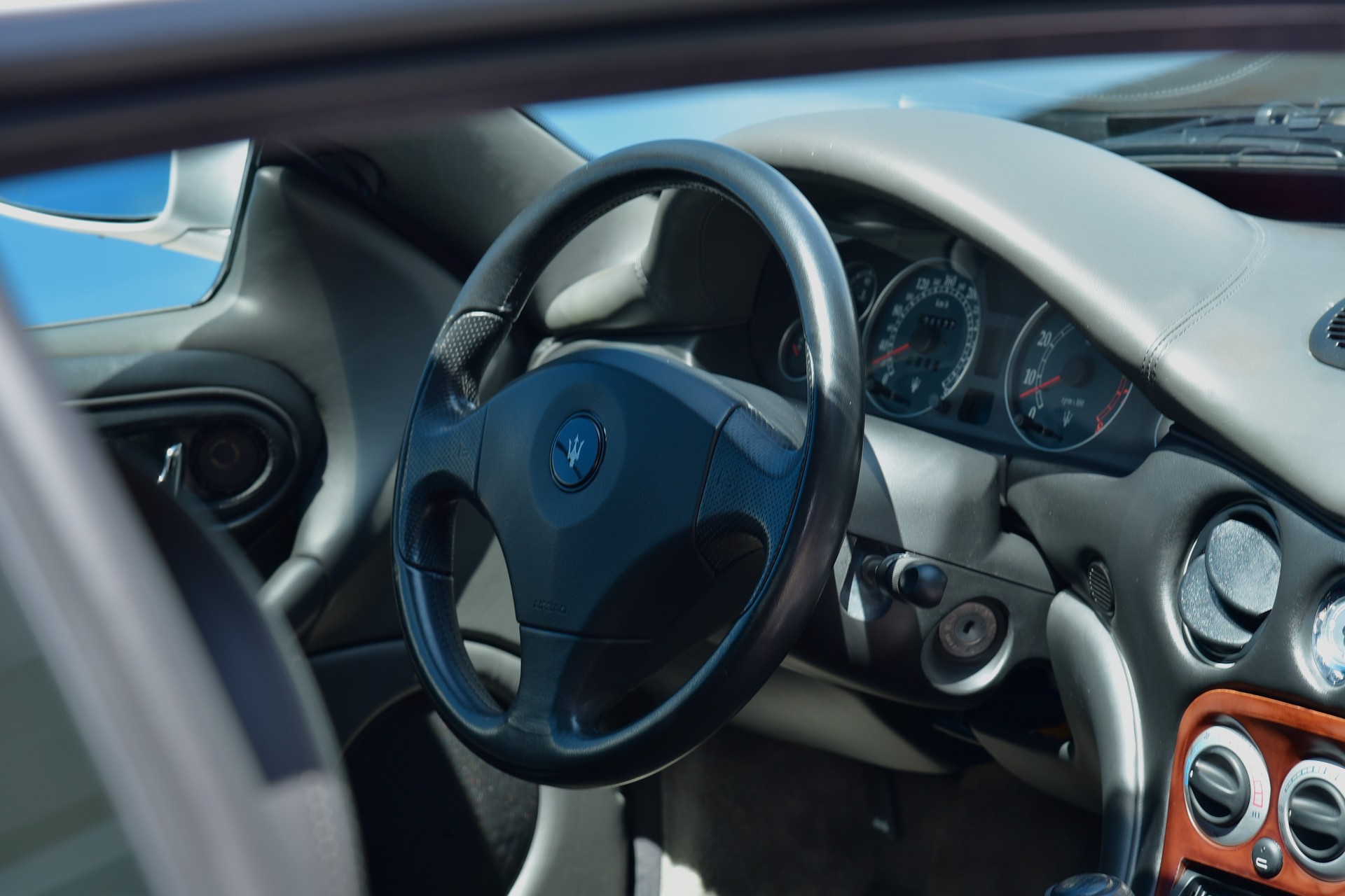 MASERATI 3200 GT-image-12