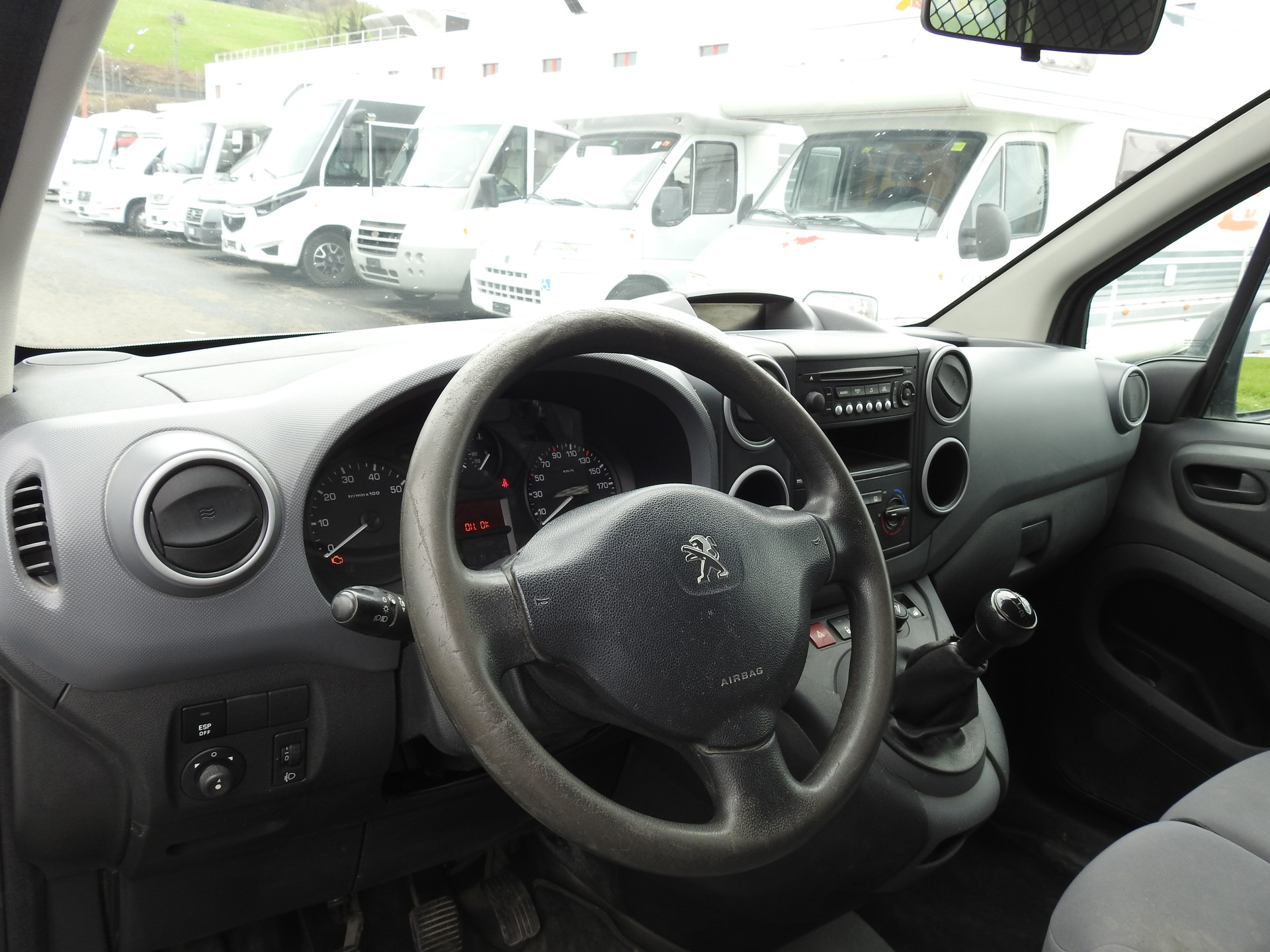 PEUGEOT Partner 1.6 VTi Urban-image-11