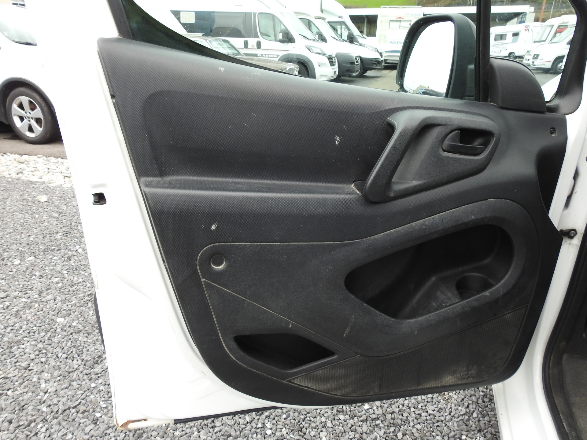 PEUGEOT Partner 1.6 VTi Urban-image-7