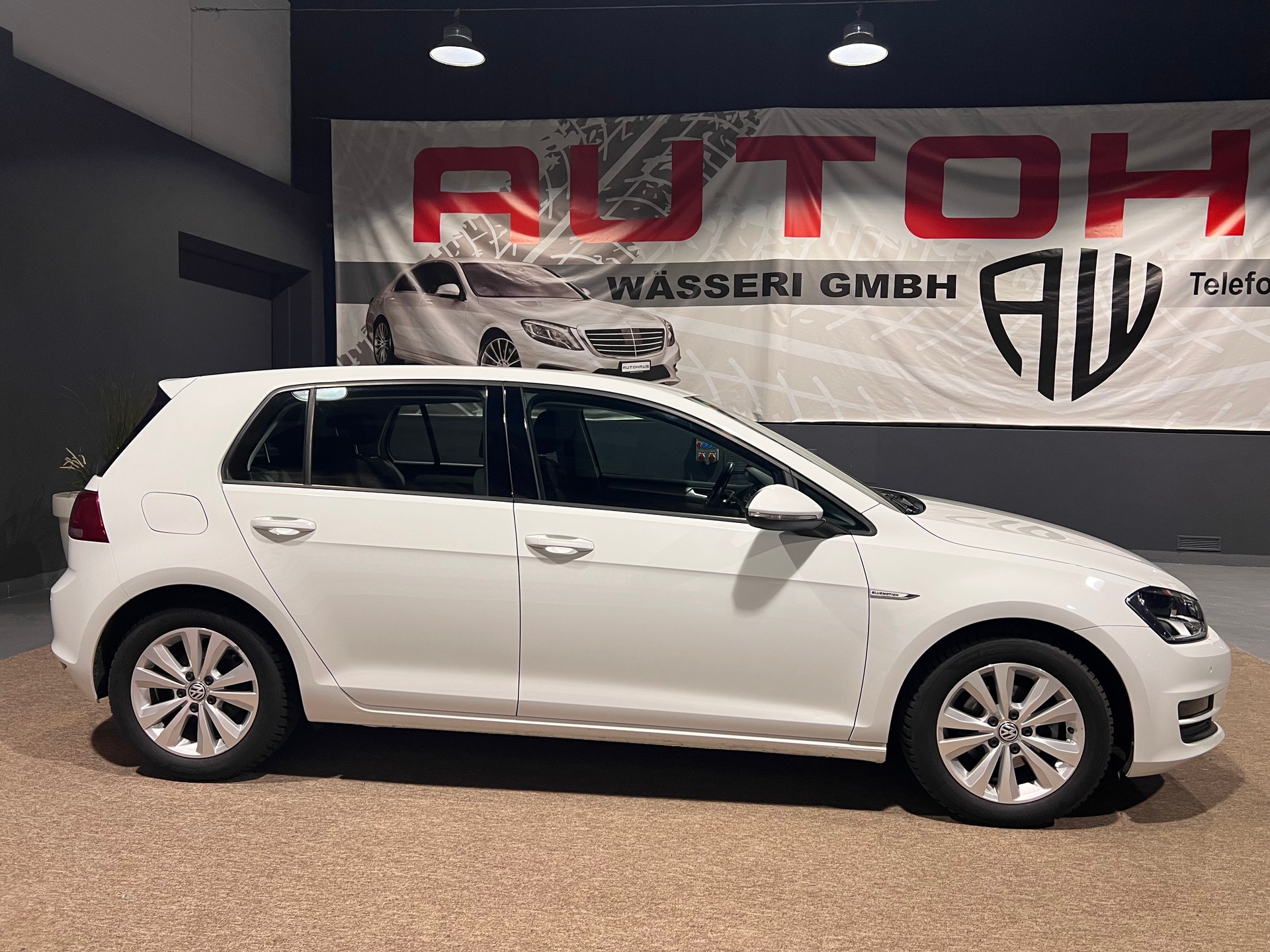 VW Golf 1.0 TSI BlueMotion Comfortline-showroom-element-1