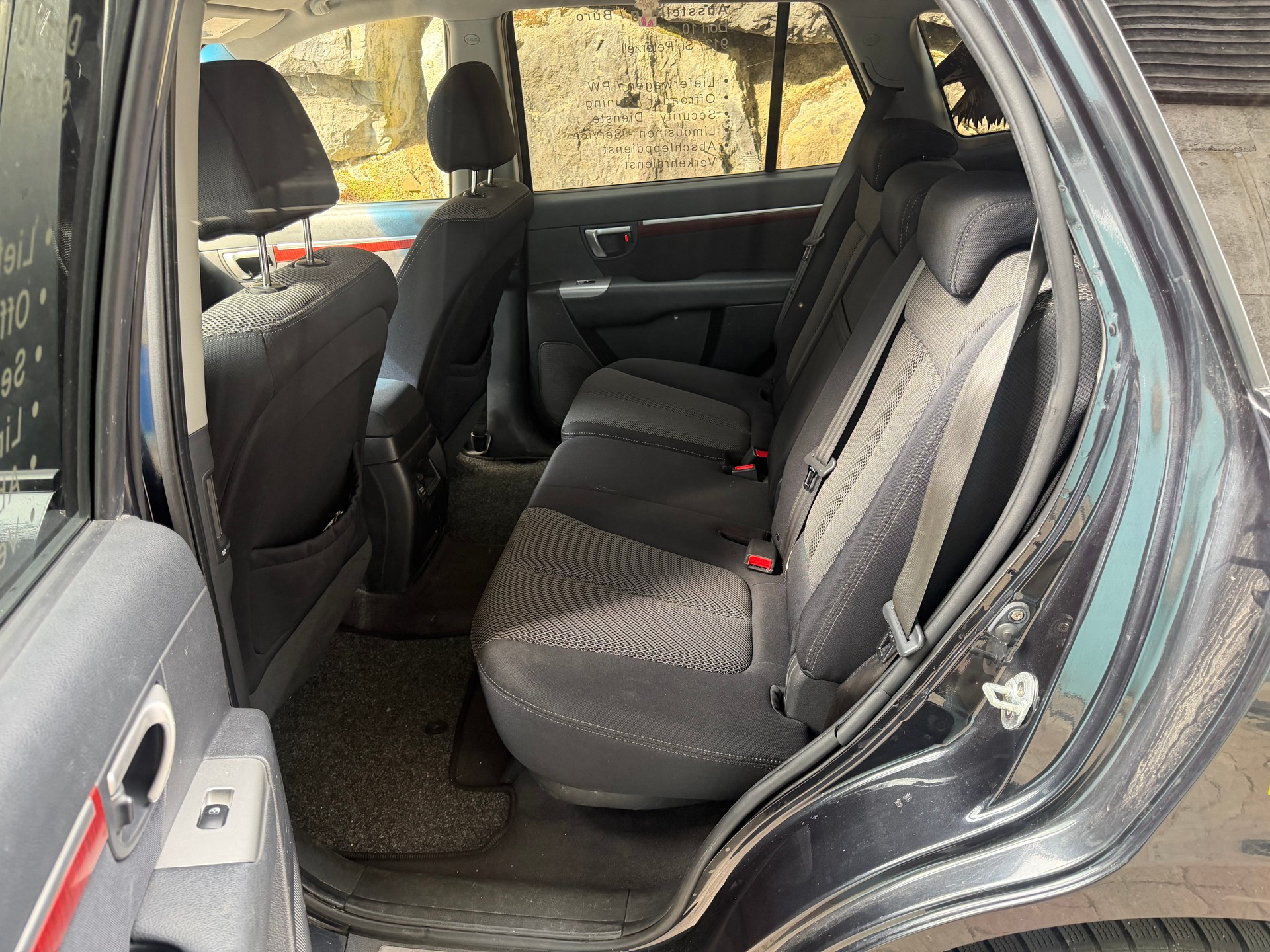 HYUNDAI Santa Fe 2.2 CRDi Style 4WD Automatic-image-9