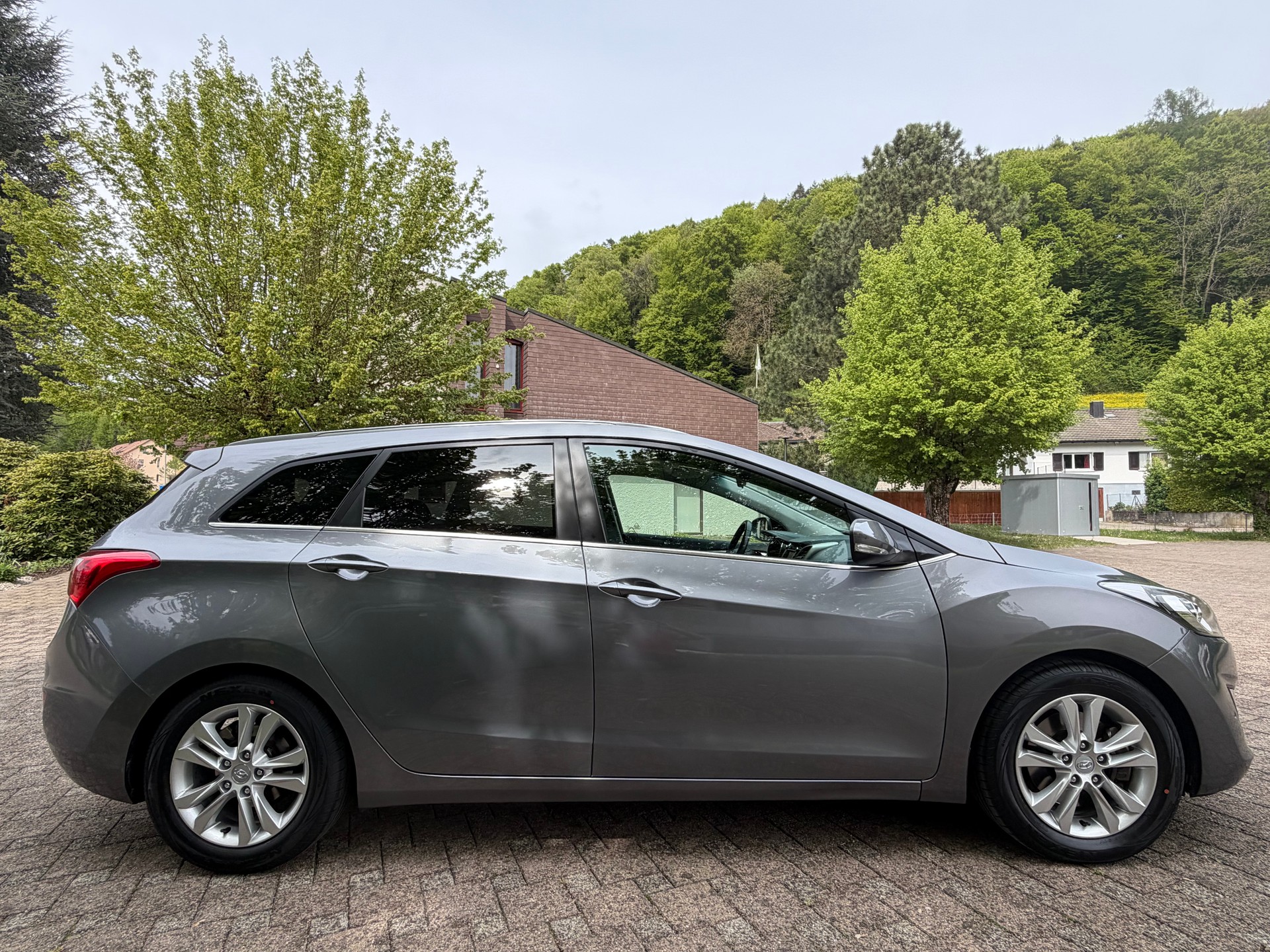 HYUNDAI i30 Wagon 1.6 CRDi Style Automatic-image-8