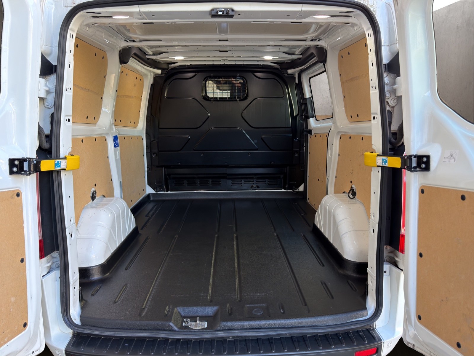 FORD Transit Custom Van 280 L1H1 Trend A-image-14