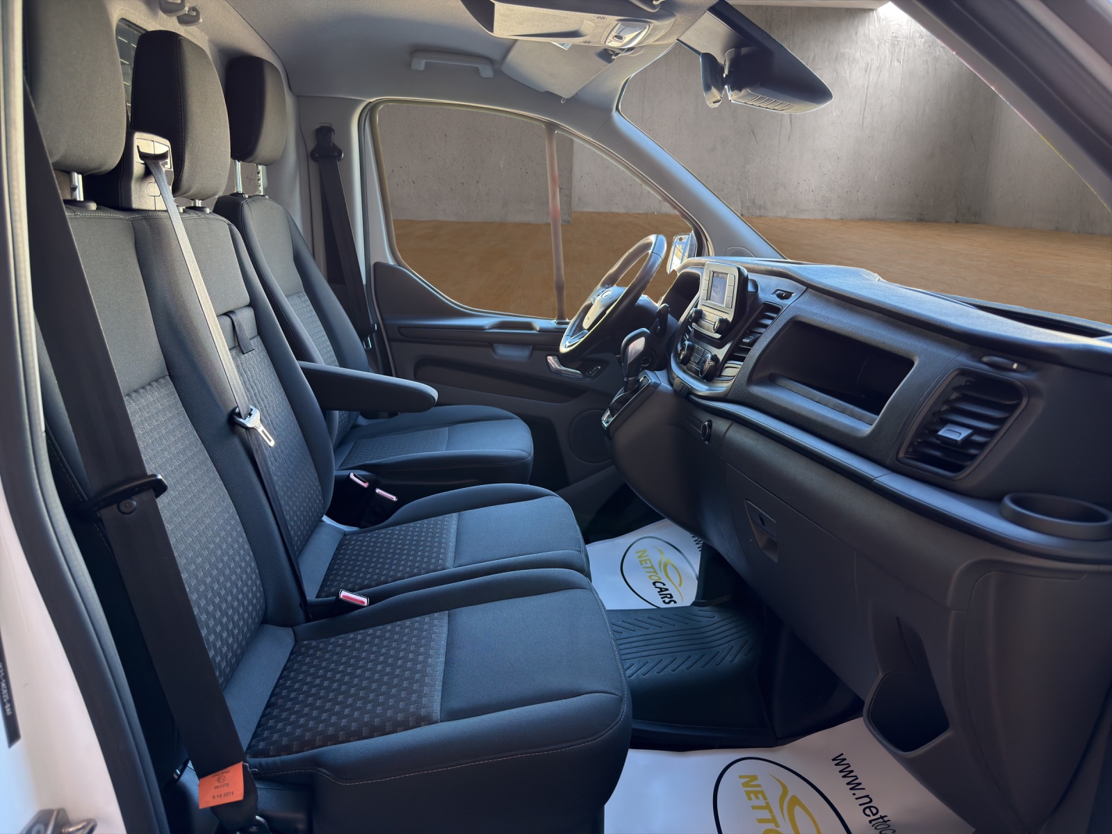 FORD Transit Custom Van 280 L1H1 Trend A-image-7