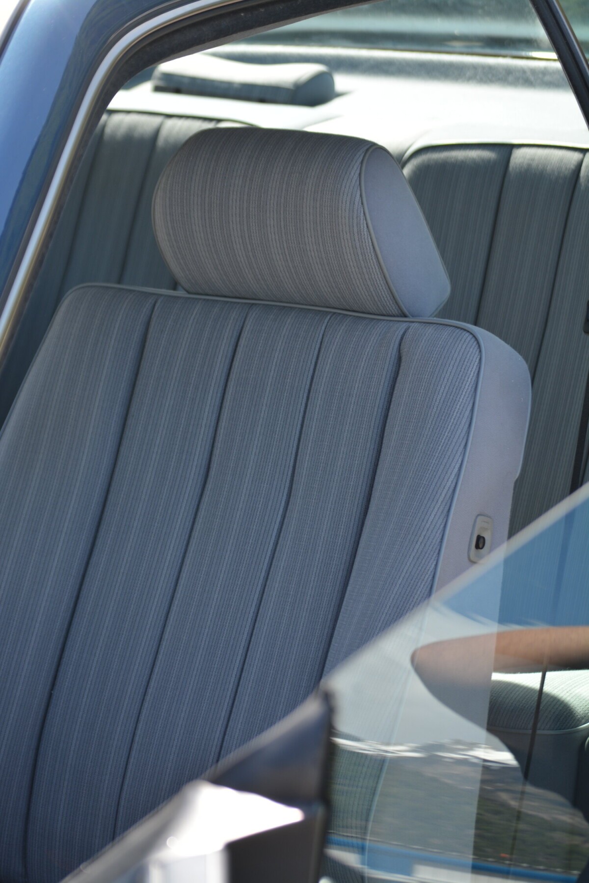 MERCEDES-BENZ 300 CE Veteranenfahrzeug ab MFK-image-12