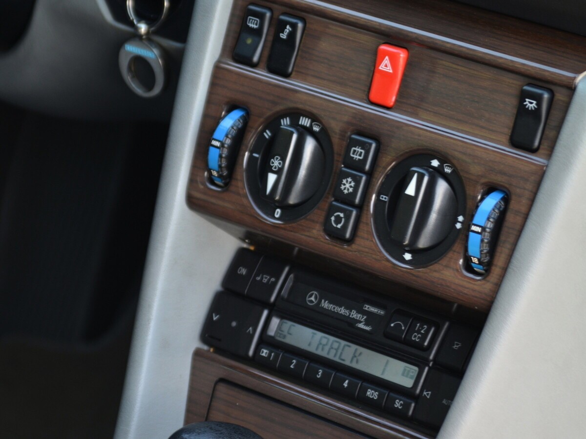 MERCEDES-BENZ 300 CE Veteranenfahrzeug ab MFK-image-9