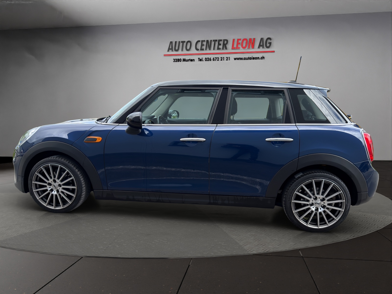 MINI Cooper Steptronic-showroom-element-2