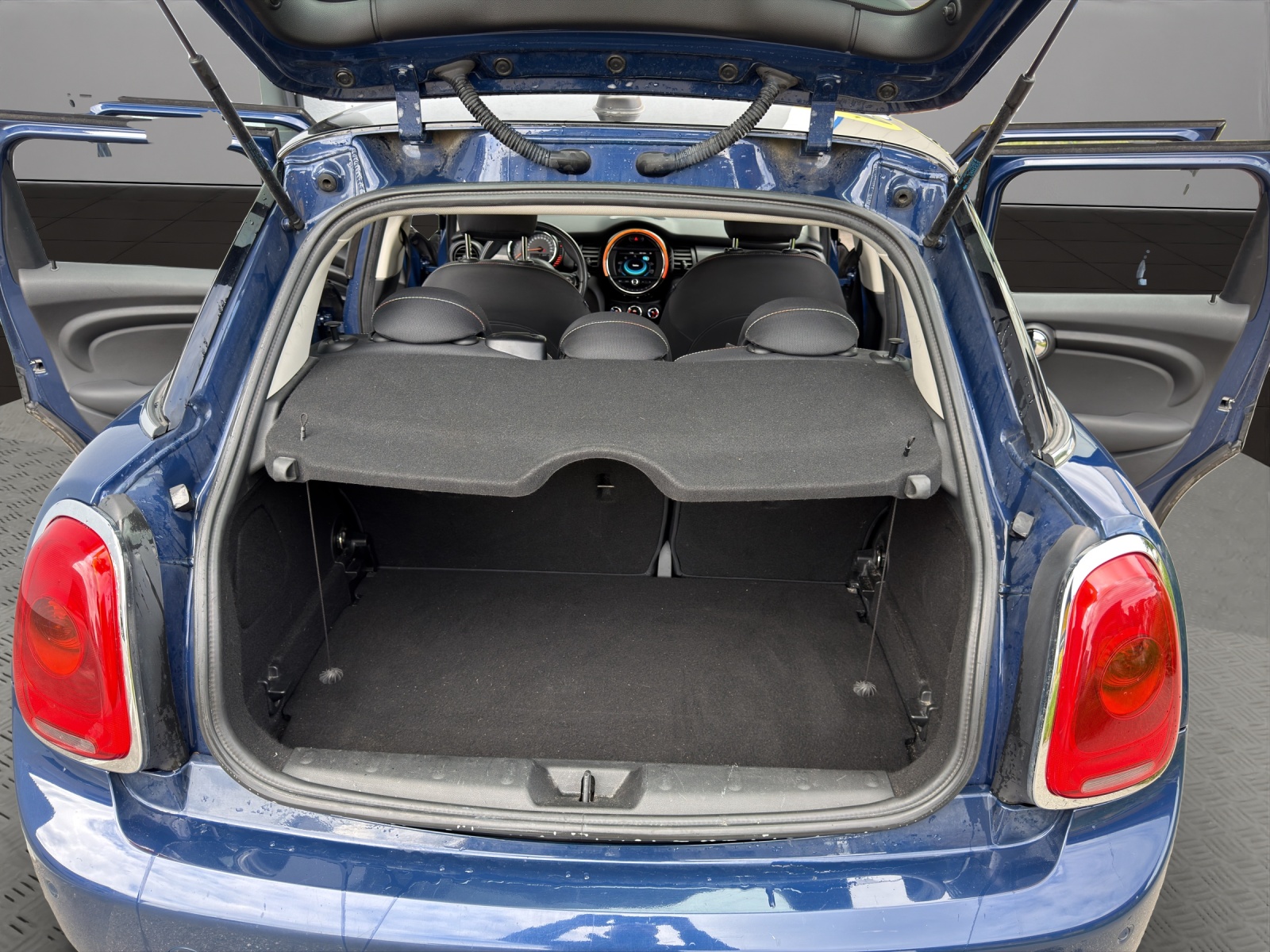 MINI Cooper Steptronic-image-18