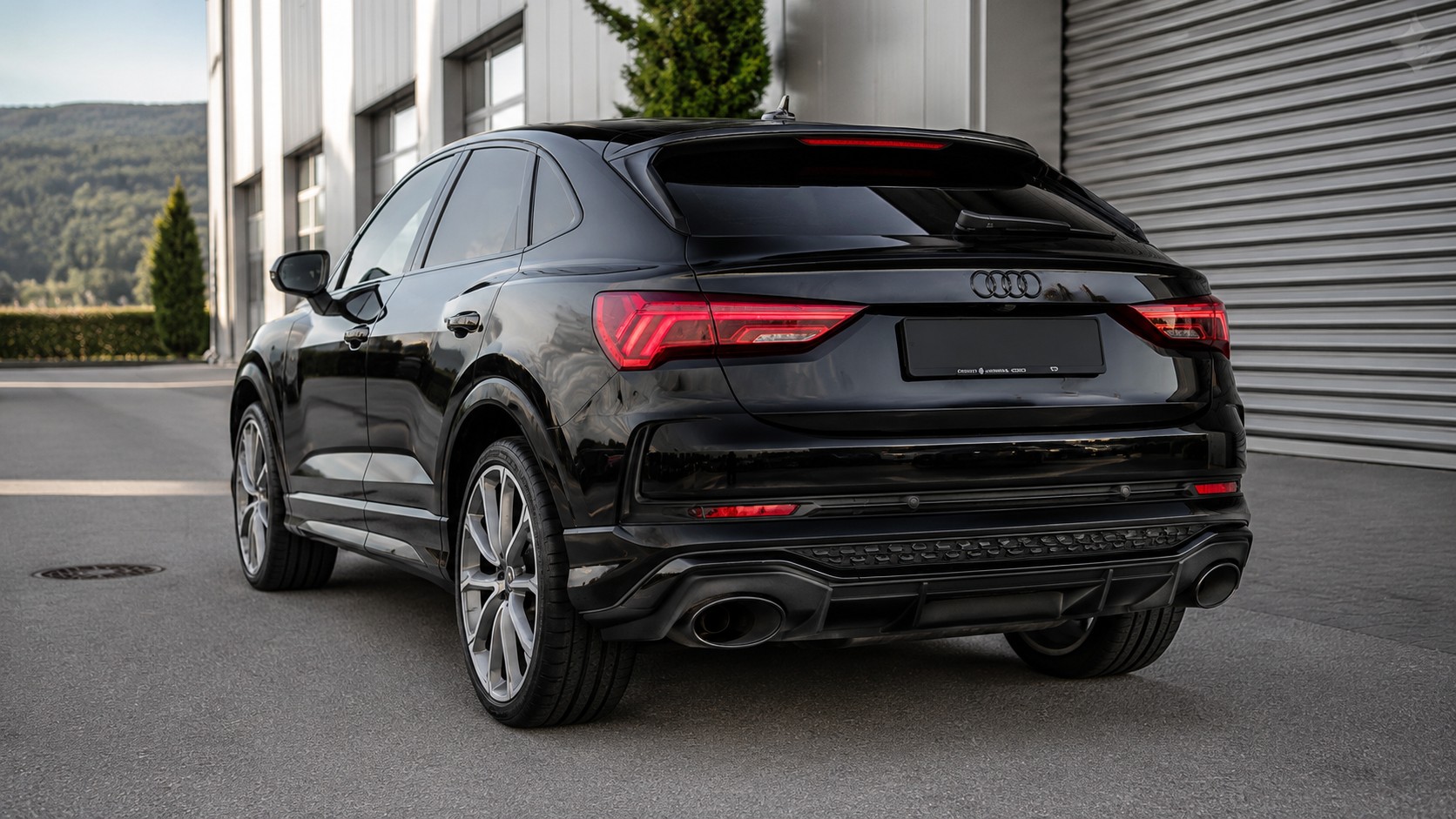 AUDI RS Q3 Sportback quattro 400PS Black Optic-image-1