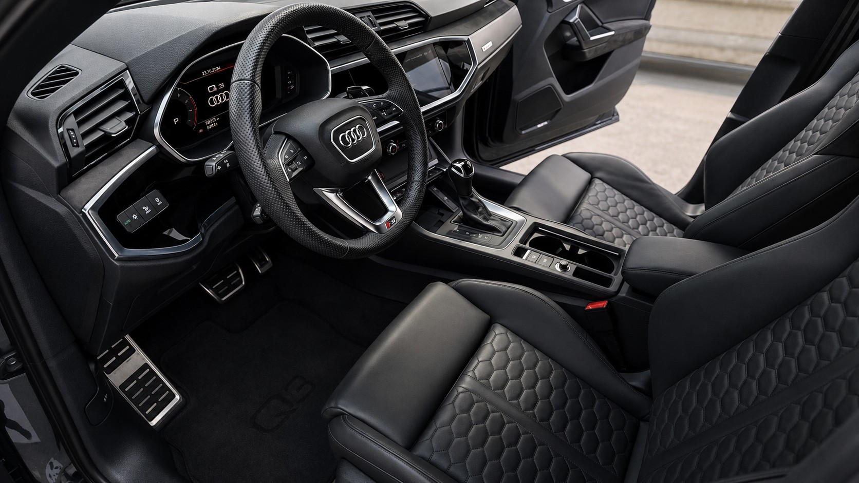 AUDI RS Q3 Sportback quattro 400PS Black Optic-image-2