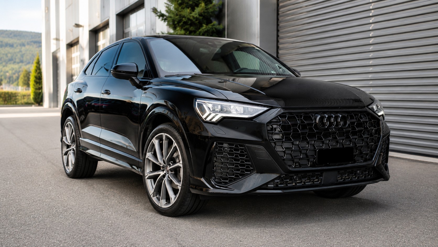 AUDI RS Q3 Sportback quattro 400PS Black Optic