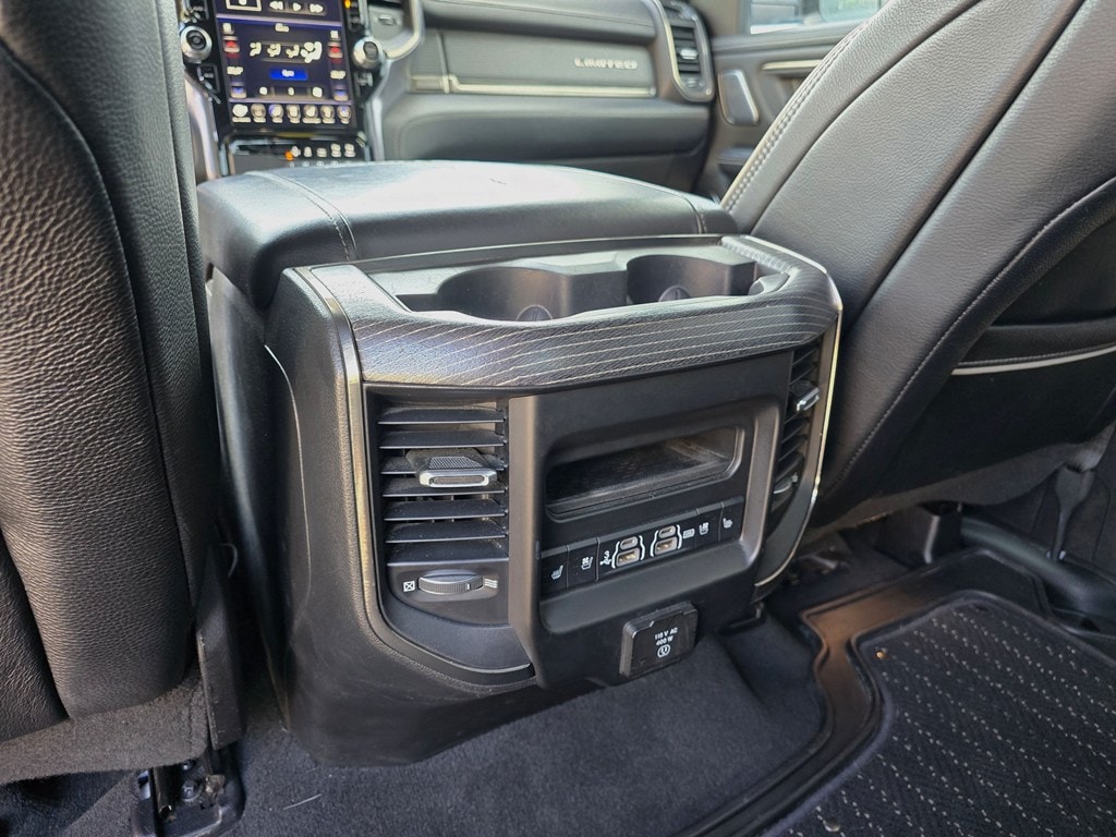 DODGE Ram 1500 Crew Kab. Pick-up 5.7 HEMI MDS VVT Limited-image-23