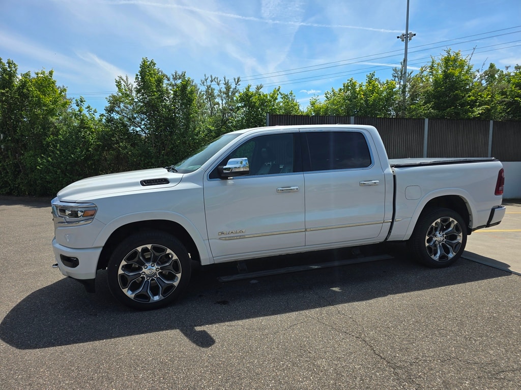 DODGE Ram 1500 Crew Kab. Pick-up 5.7 HEMI MDS VVT Limited-showroom-element-2