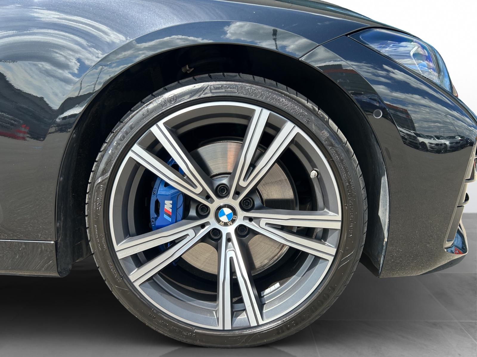 BMW M440i xDrive Cabrio 48V-image-13