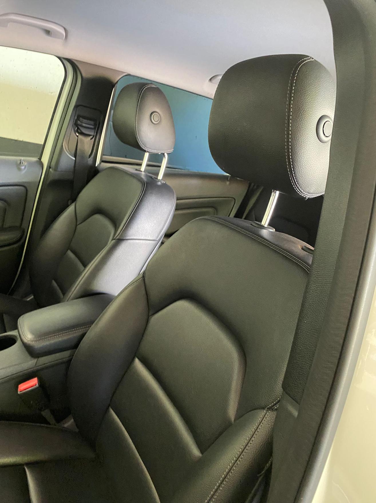 MERCEDES-BENZ B 180 d AMG Line-image-14