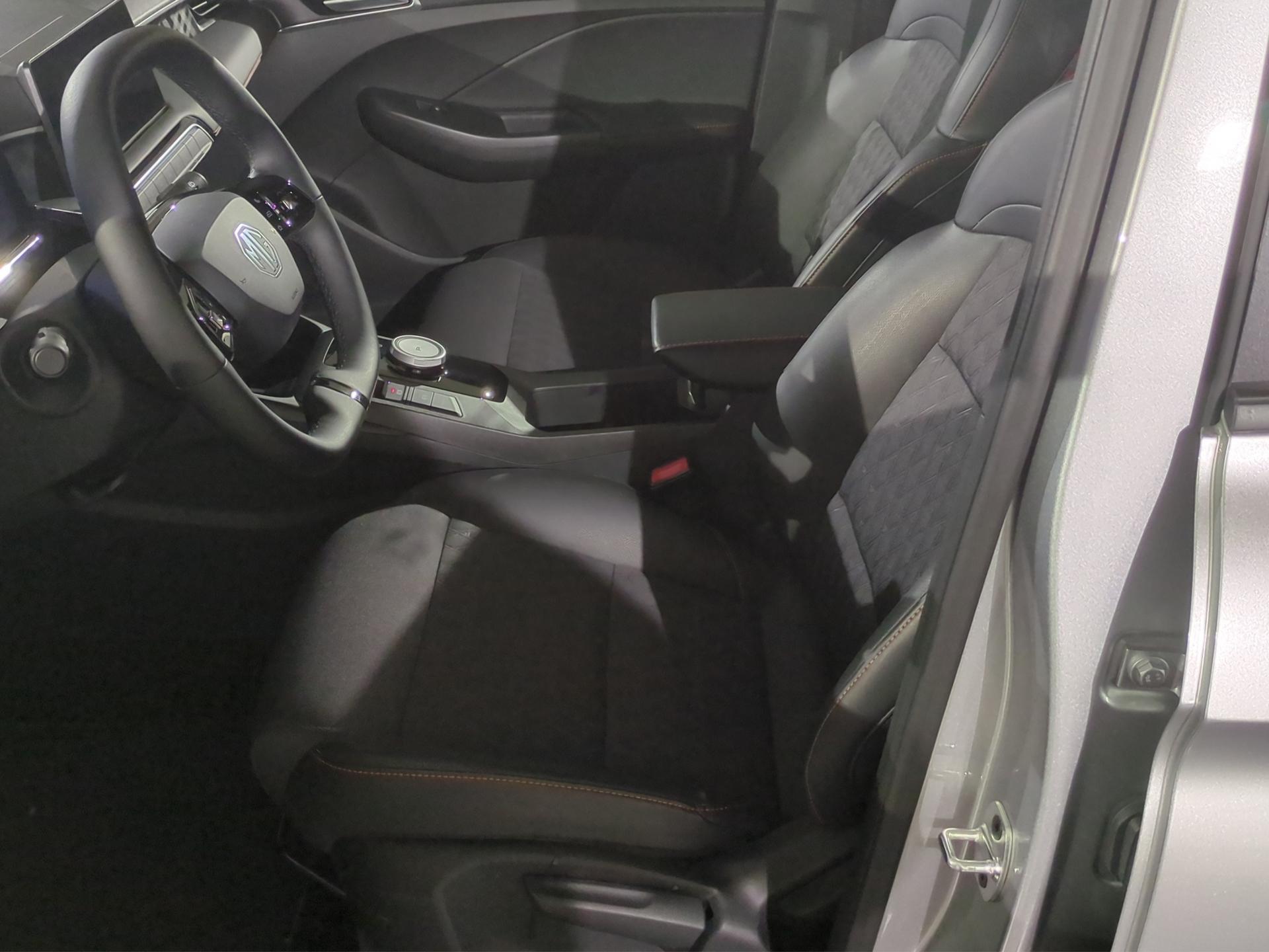 MG 3 1.5 Hybrid Luxury Aut.-image-8