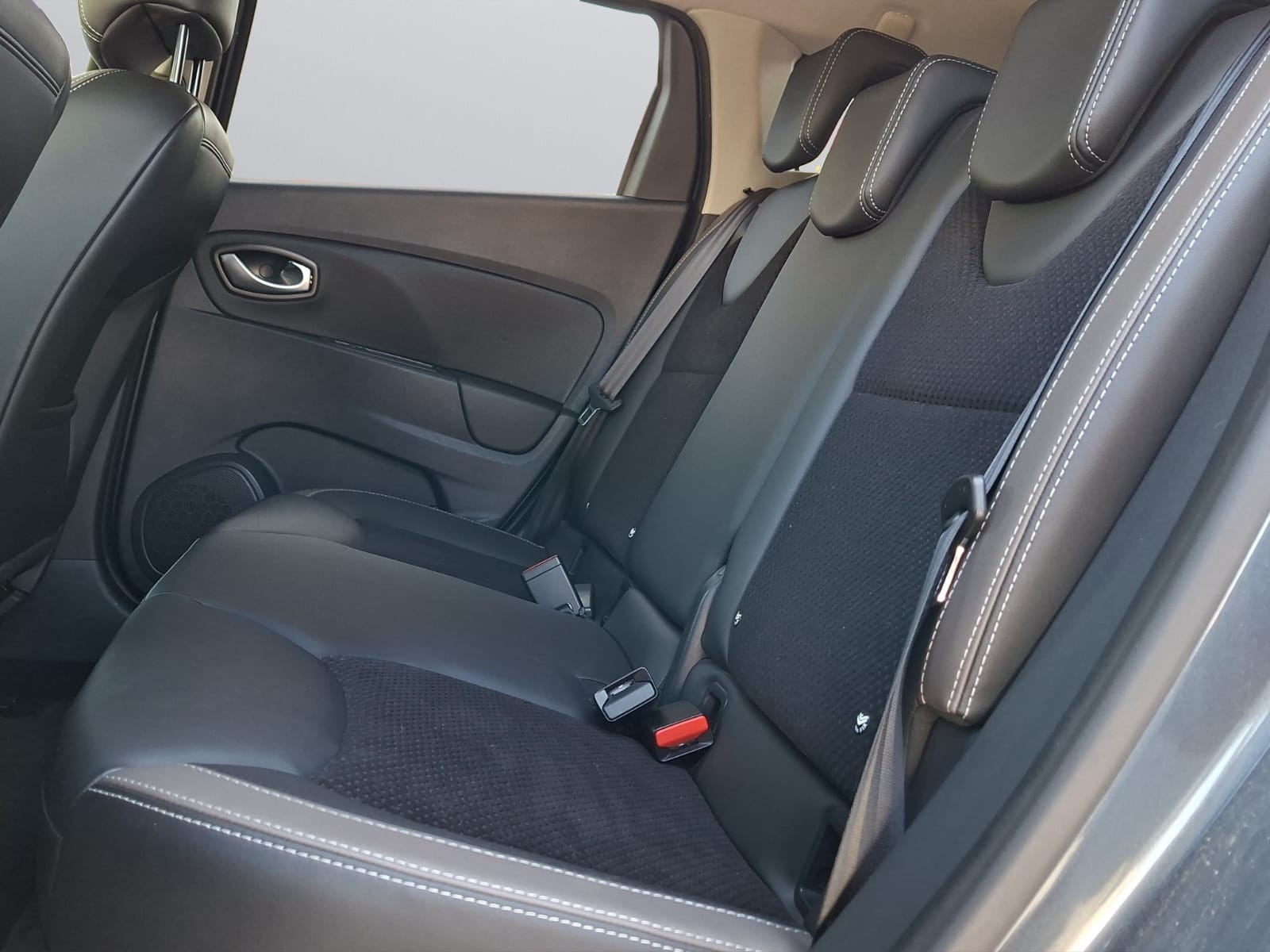RENAULT Clio Grandtour 1.2 16V T Intens-image-8