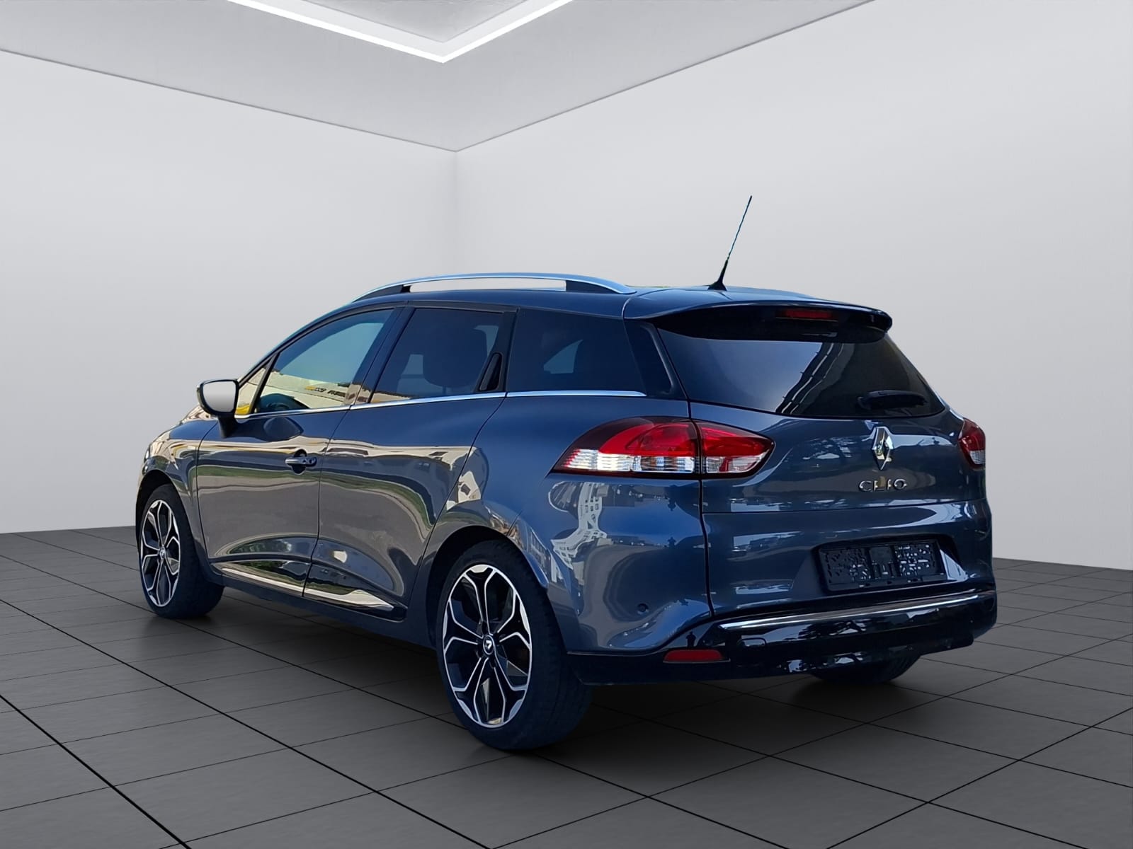 RENAULT Clio Grandtour 1.2 16V T Intens-image-4