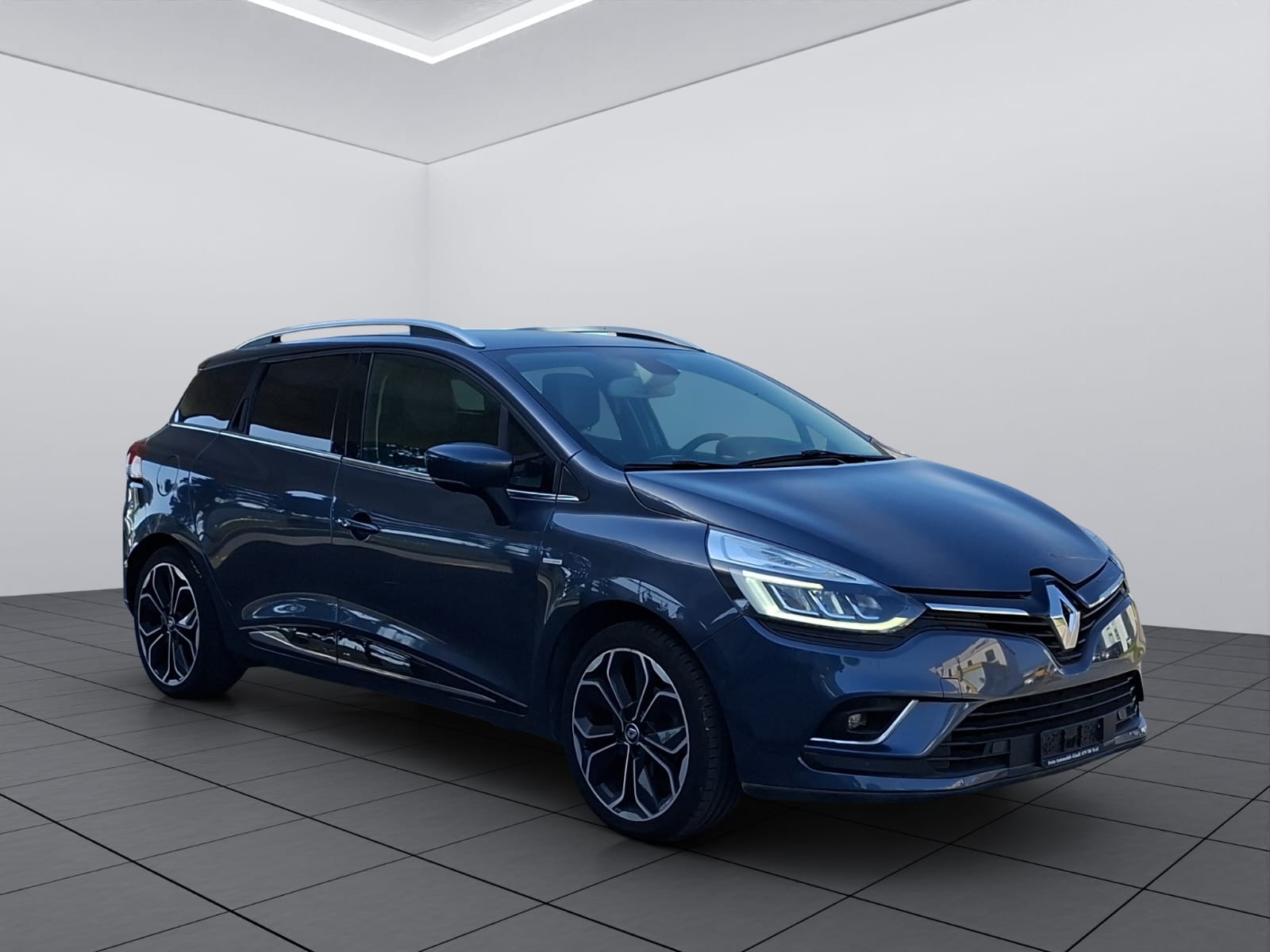 RENAULT Clio Grandtour 1.2 16V T Intens-showroom-element-2