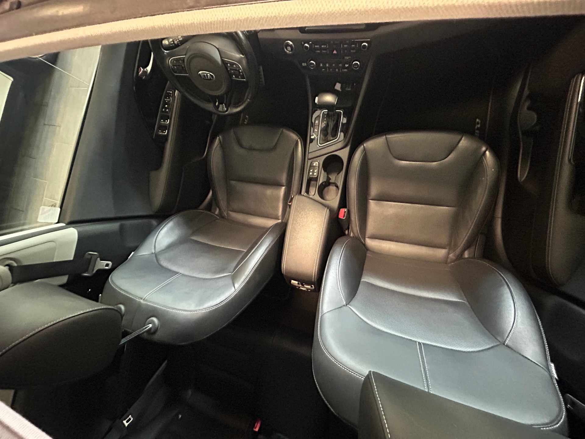 KIA Niro 1.6 GDi Plug-in Hybrid-showroom-element-1