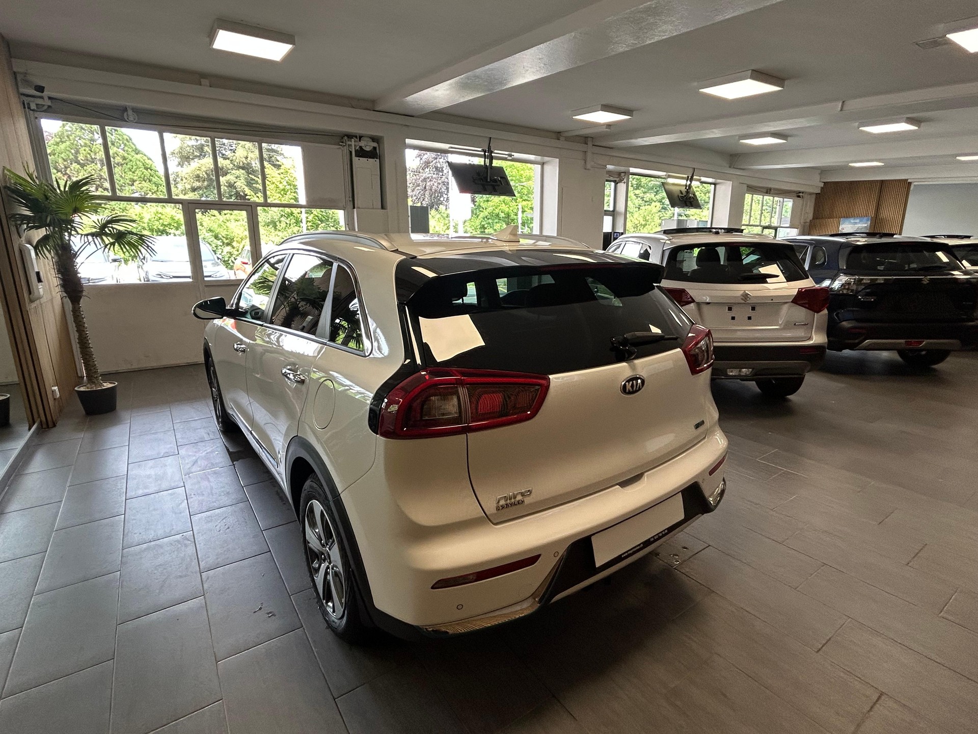 KIA Niro 1.6 GDi Plug-in Hybrid-image-5
