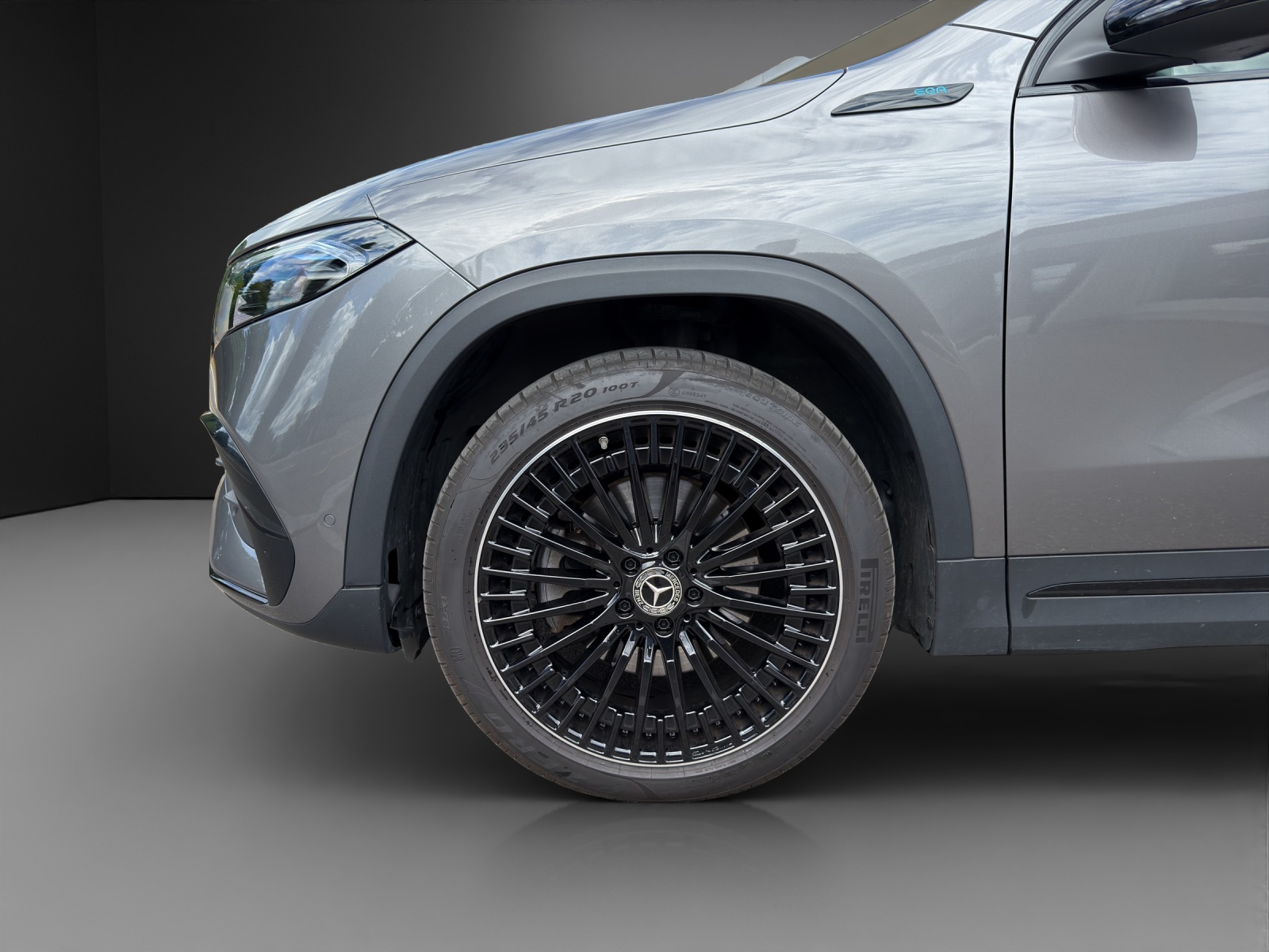 MERCEDES-BENZ EQA 300 AMG Line 4Matic-image-8