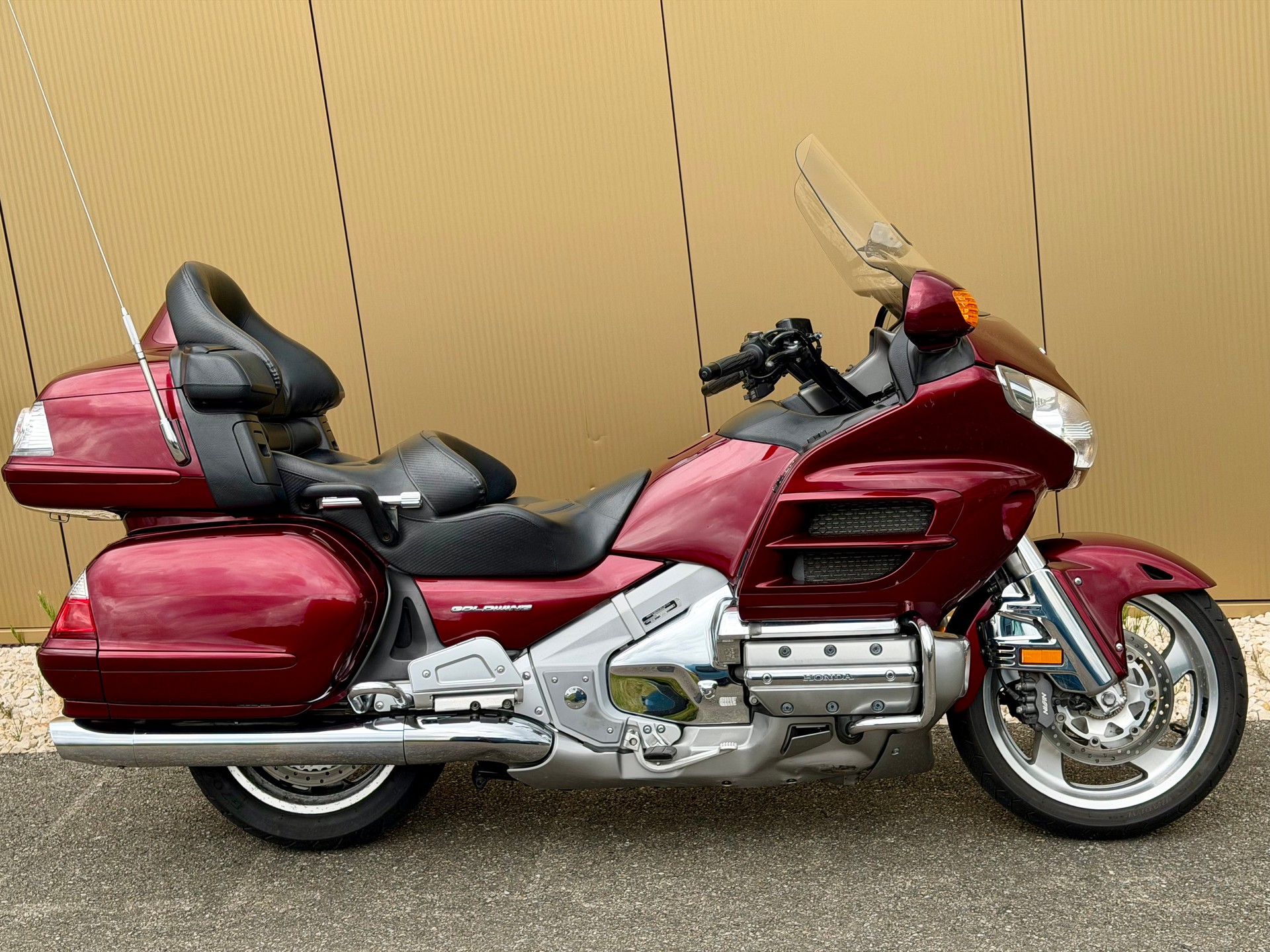 HONDA GL 1800 A Goldwing Luxury Edition-image-3