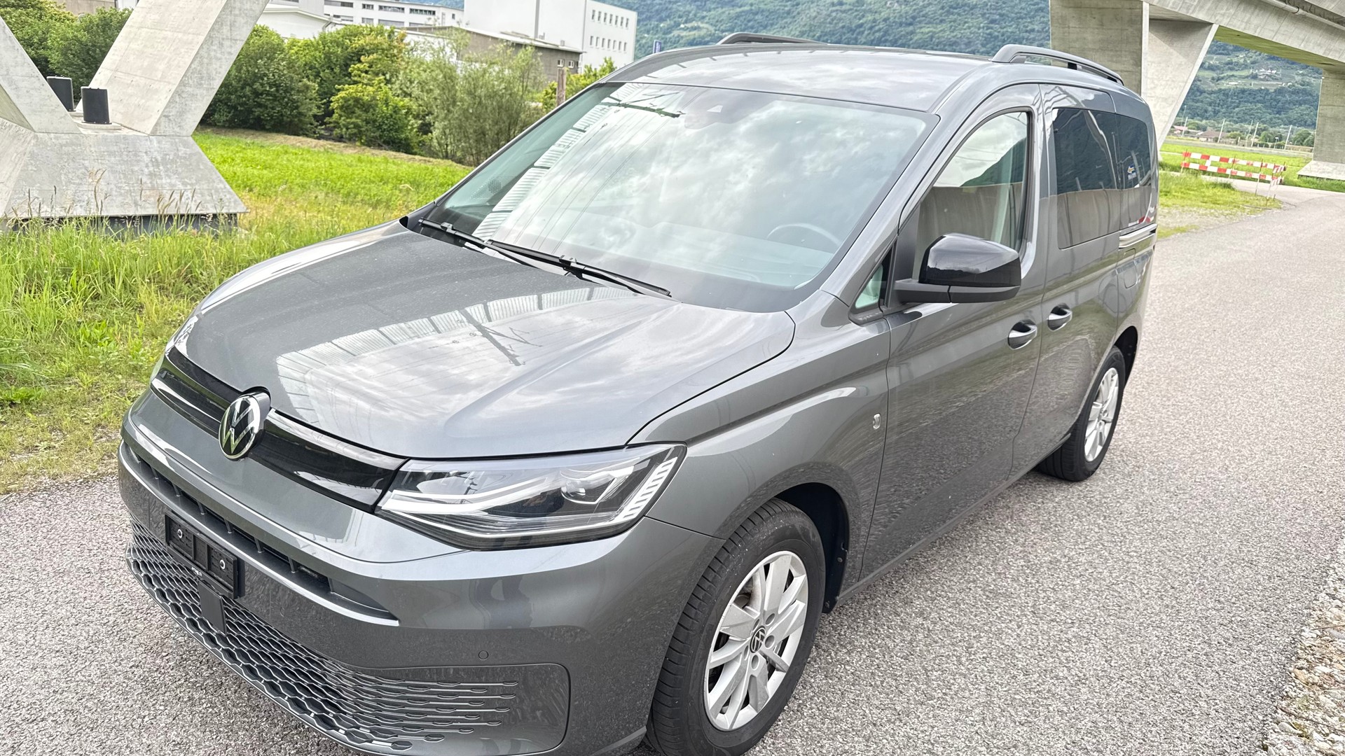 VW Caddy Maxi 2.0 TDI Liberty DSG-image-2