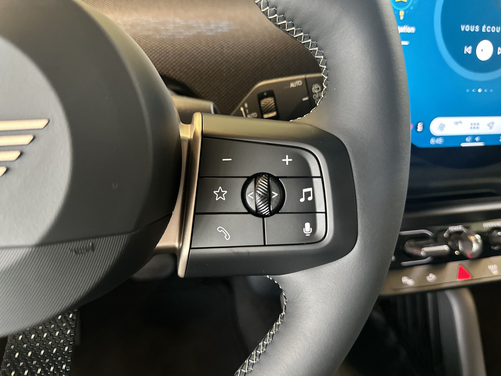 MINI Cooper SE-image-15